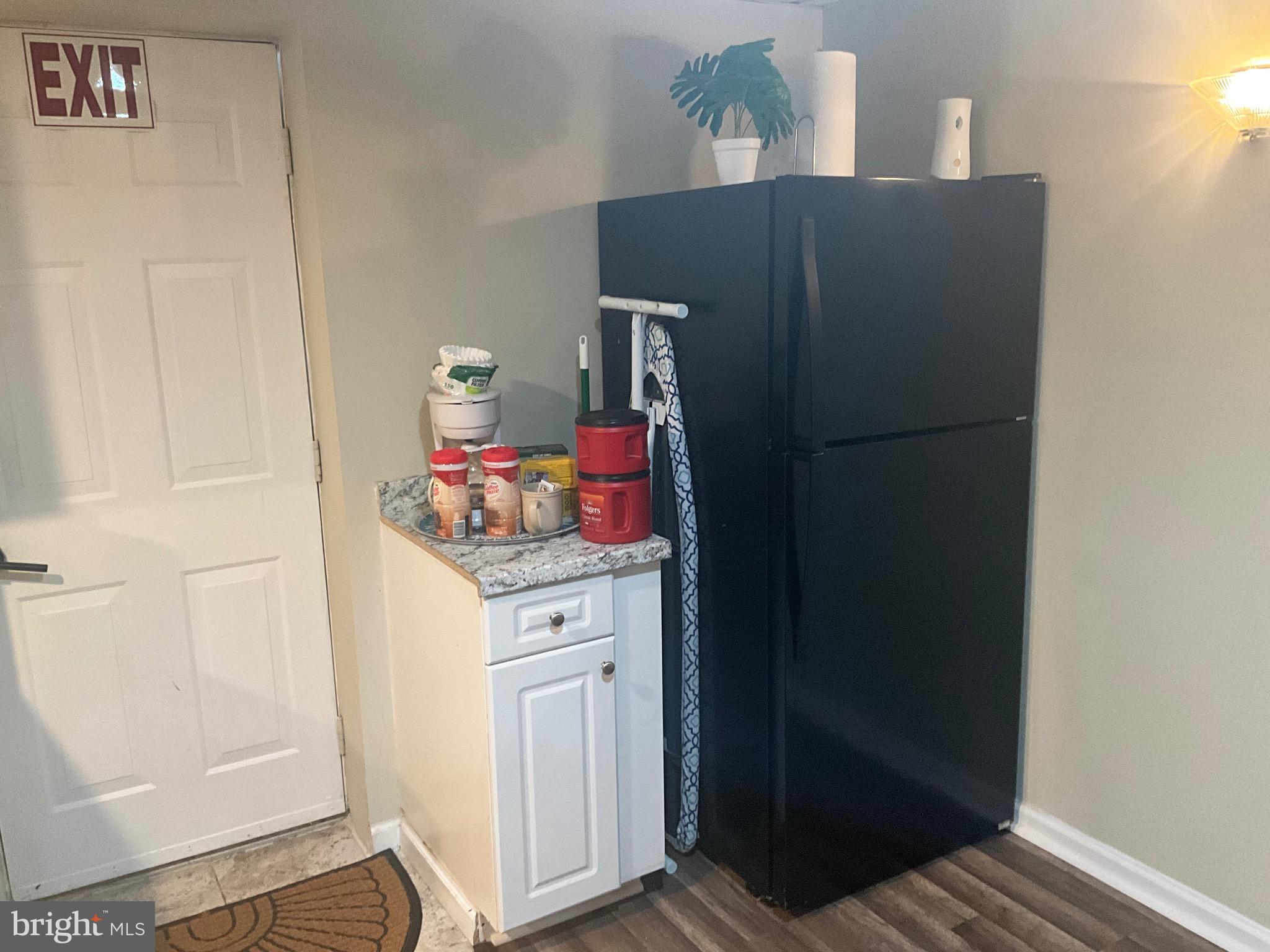 CLINTON VIEW - Residential Lease