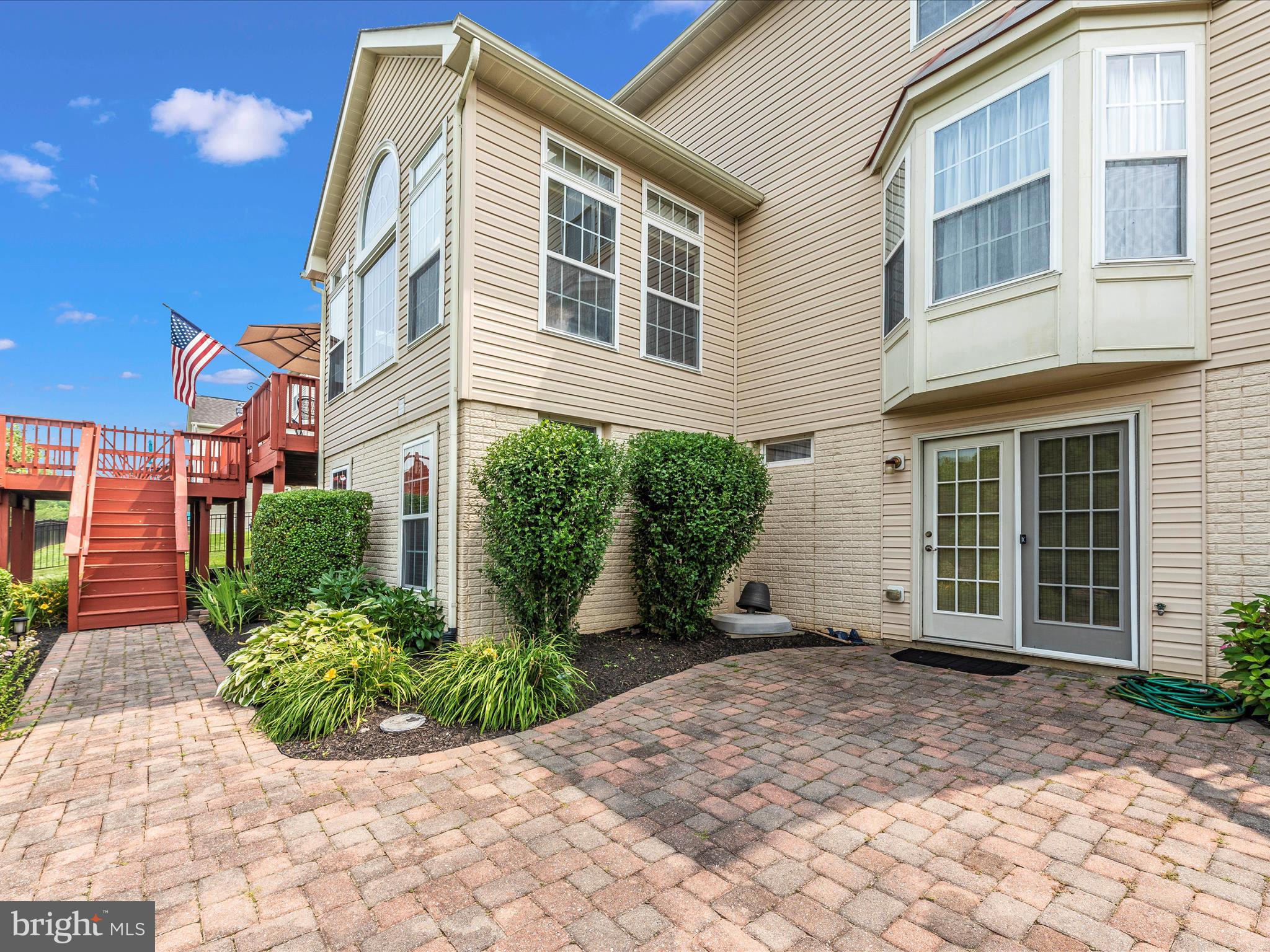 NORTH POINTE - Residential