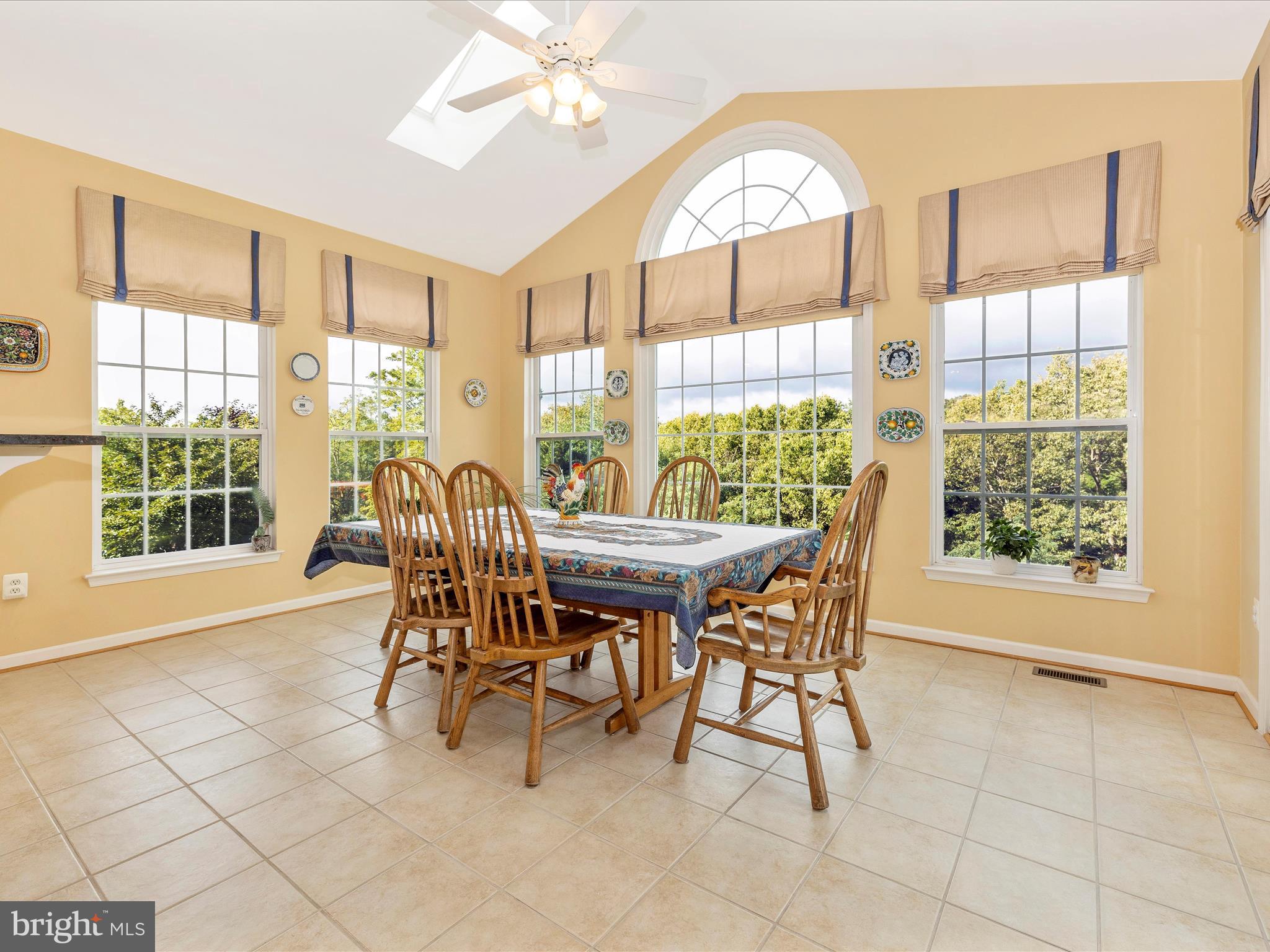 NORTH POINTE - Residential