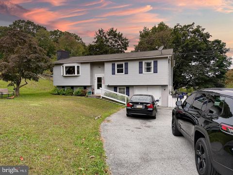 16 BAKER STREET MODENA PA 19358