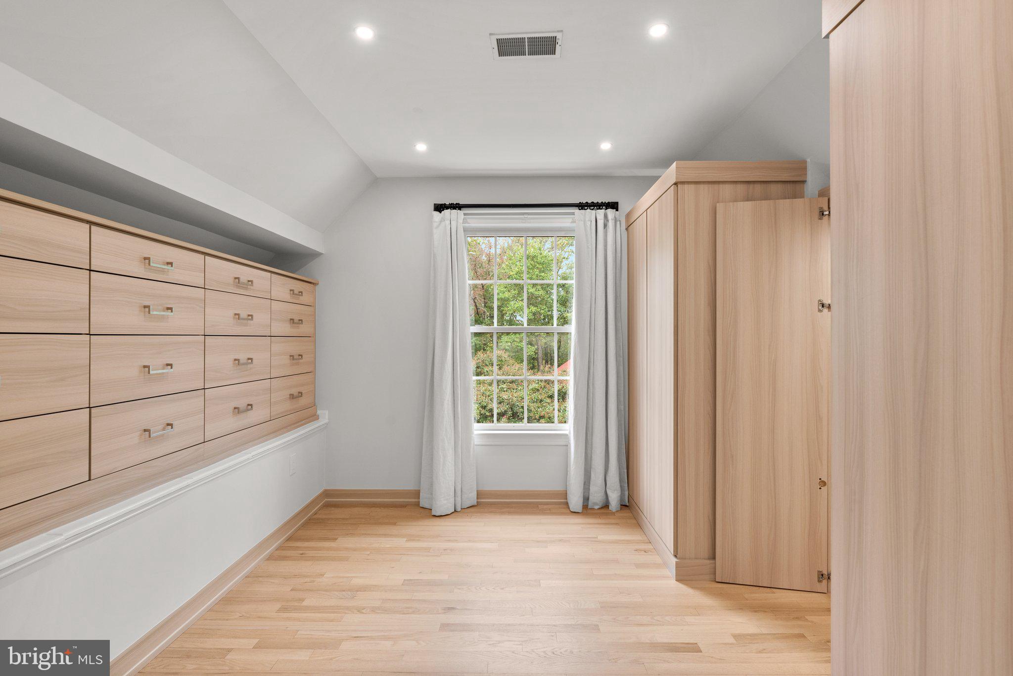 ROCKY BROOK PARK - Residential