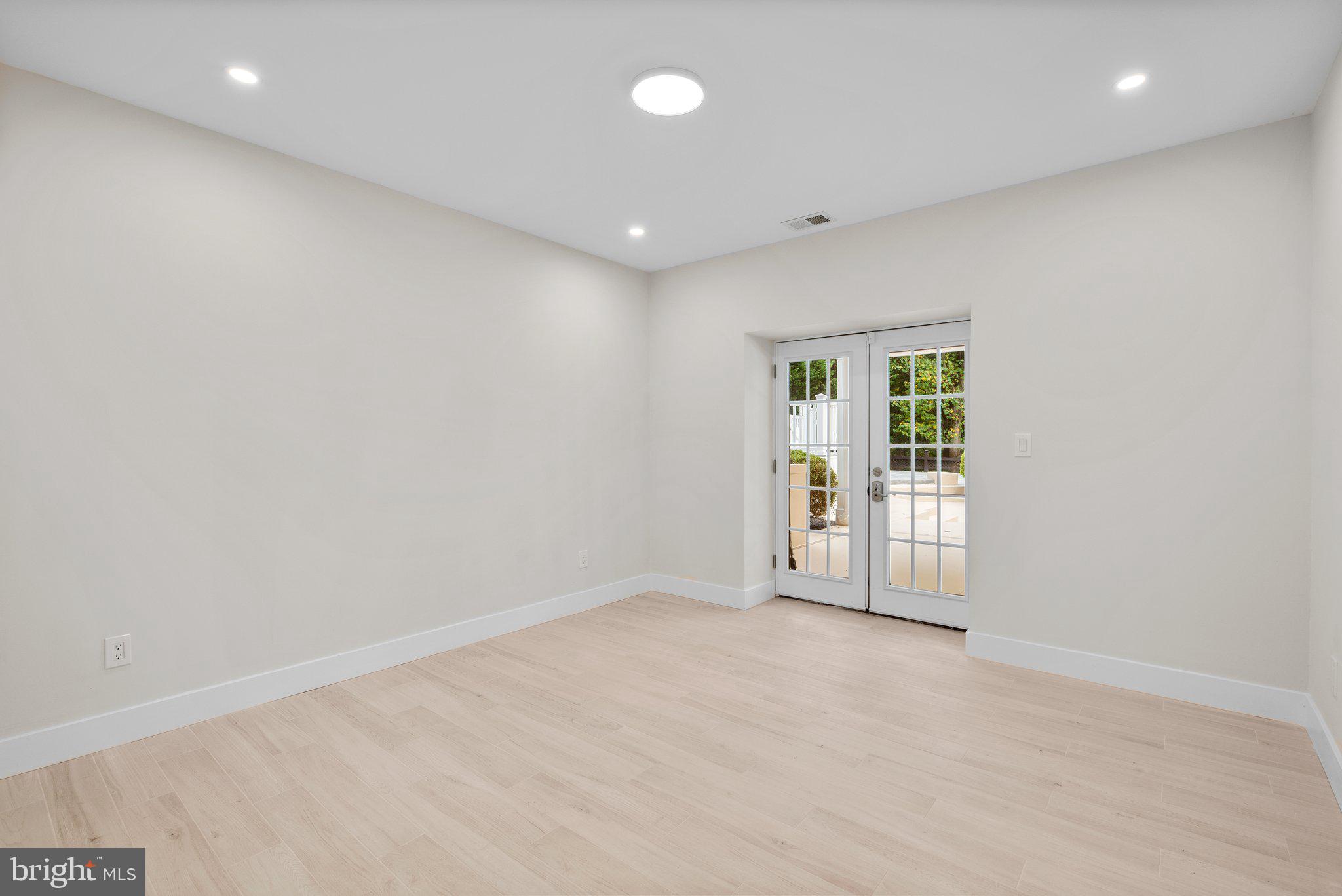 ROCKY BROOK PARK - Residential