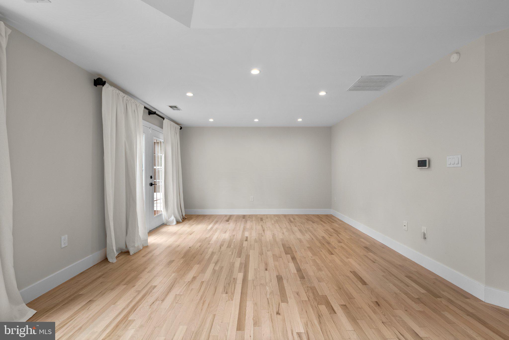 ROCKY BROOK PARK - Residential