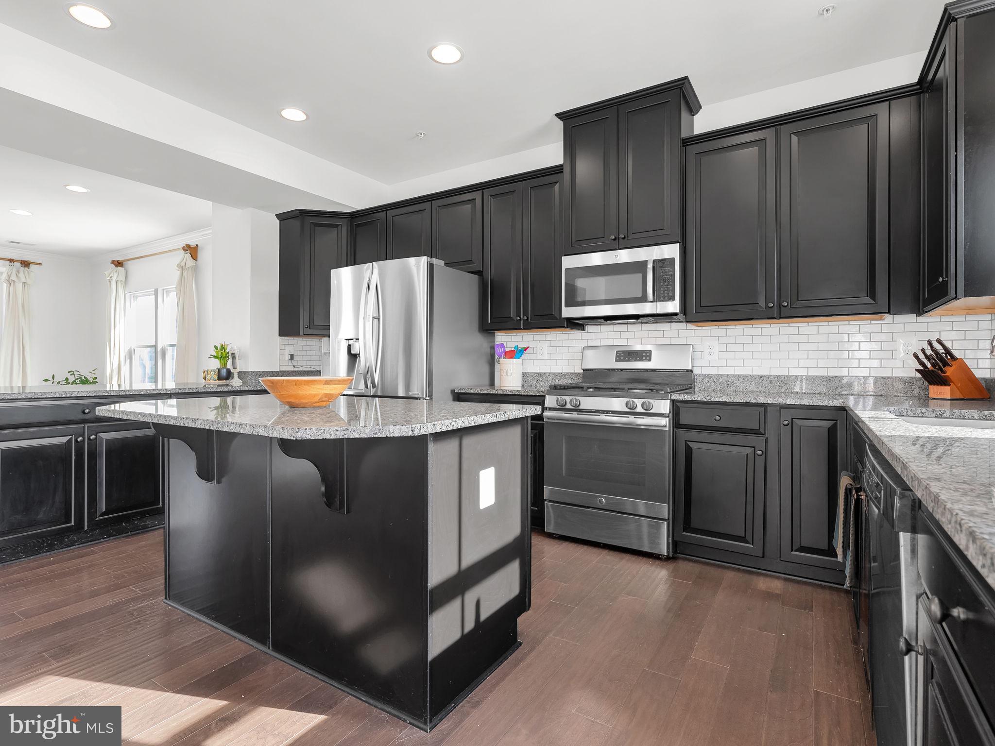 CREEKSIDE VILLAGE AT TANYARD SPRINGS - Residential