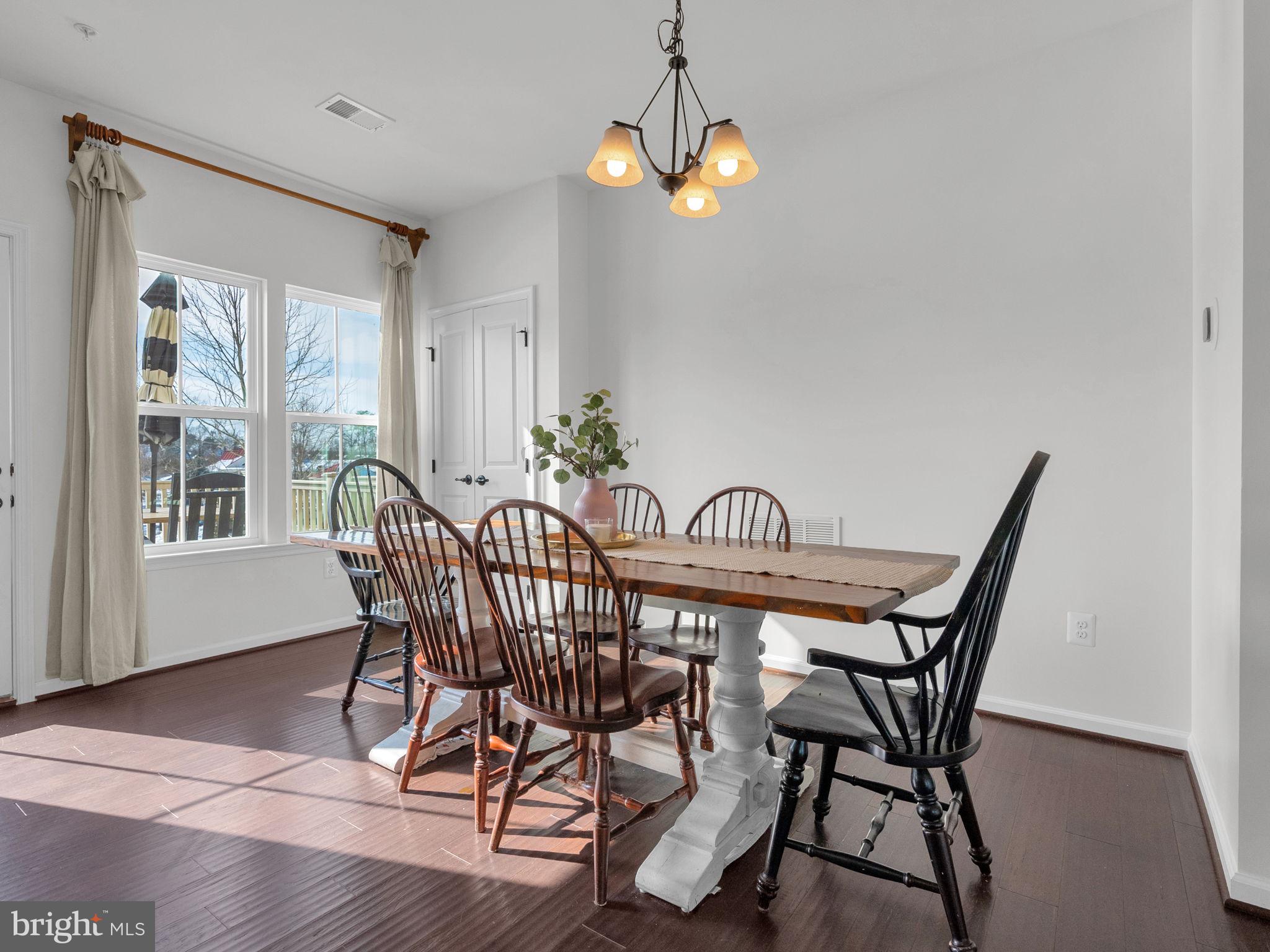 CREEKSIDE VILLAGE AT TANYARD SPRINGS - Residential