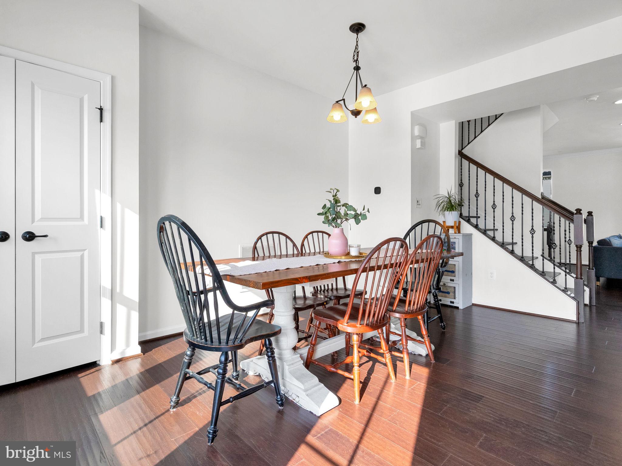 CREEKSIDE VILLAGE AT TANYARD SPRINGS - Residential