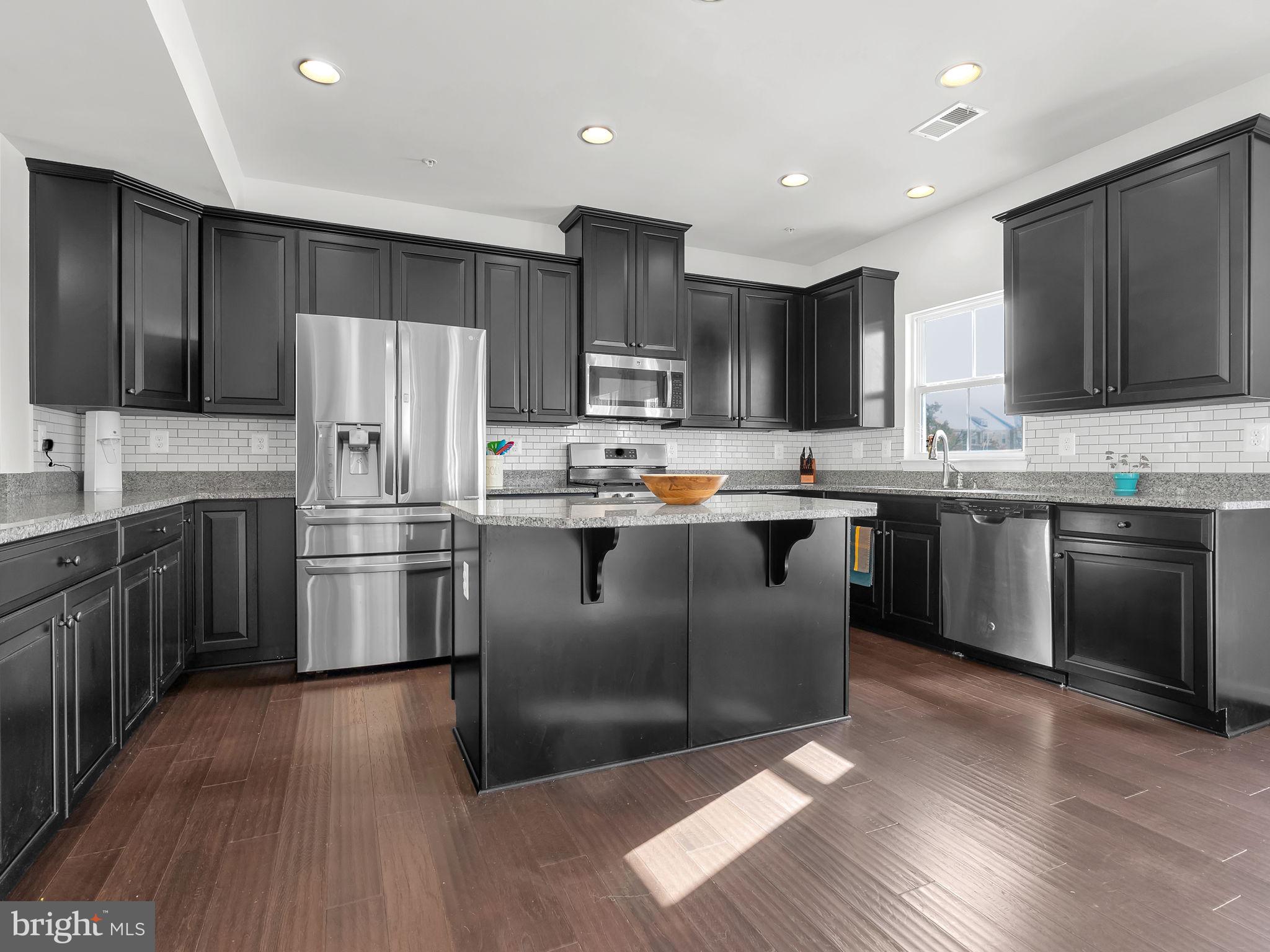 CREEKSIDE VILLAGE AT TANYARD SPRINGS - Residential