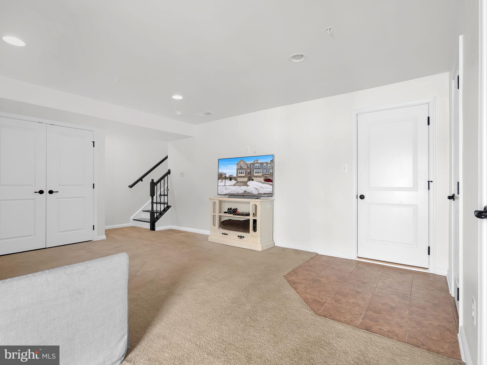 CREEKSIDE VILLAGE AT TANYARD SPRINGS - Residential