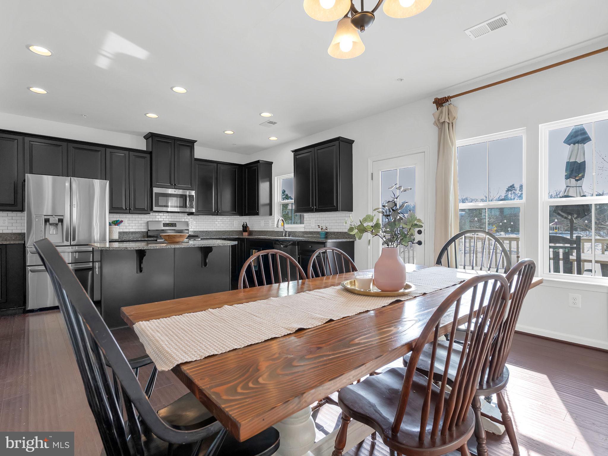 CREEKSIDE VILLAGE AT TANYARD SPRINGS - Residential