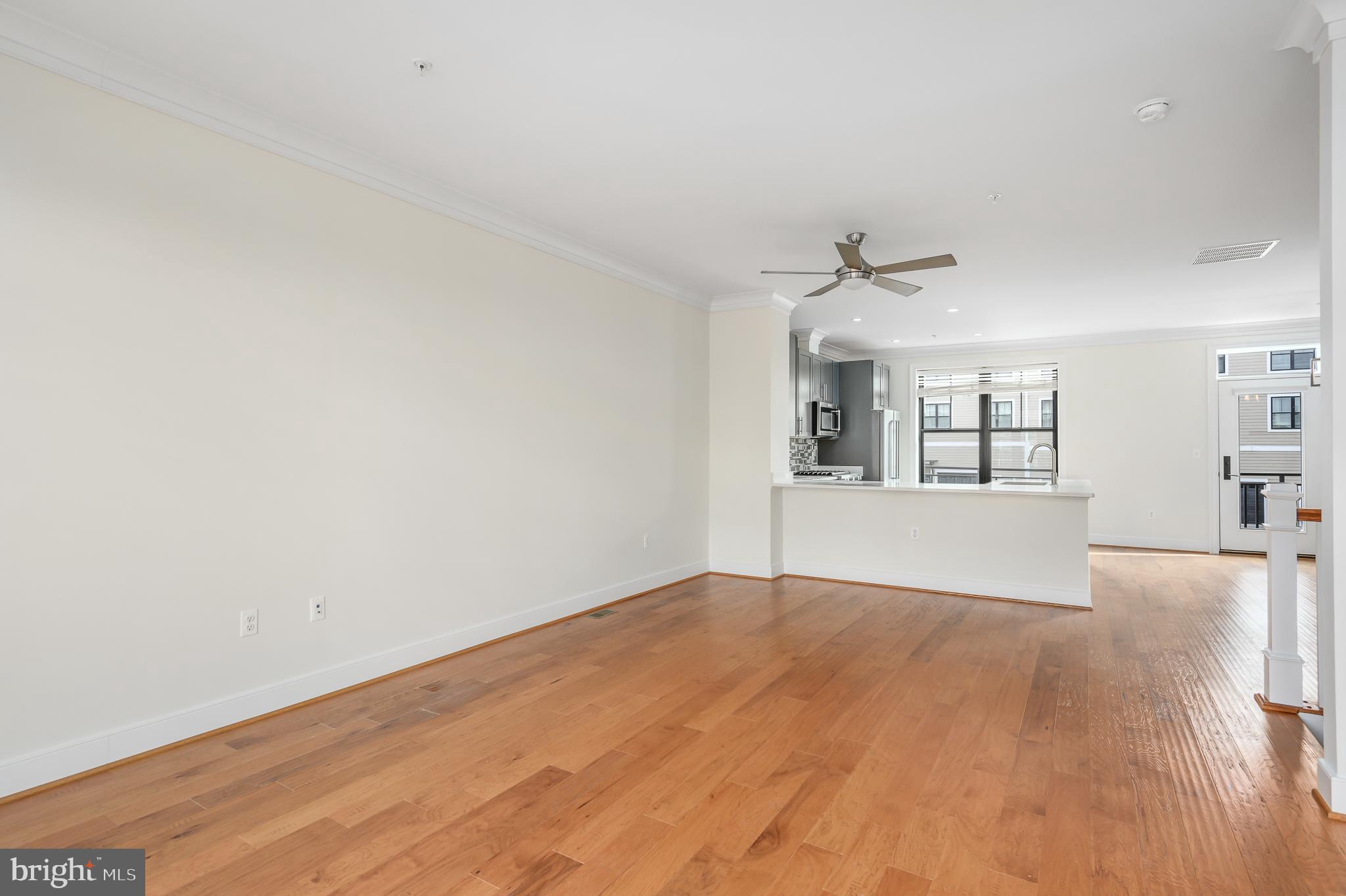 LANSDOWNE TOWN CENTER - Residential