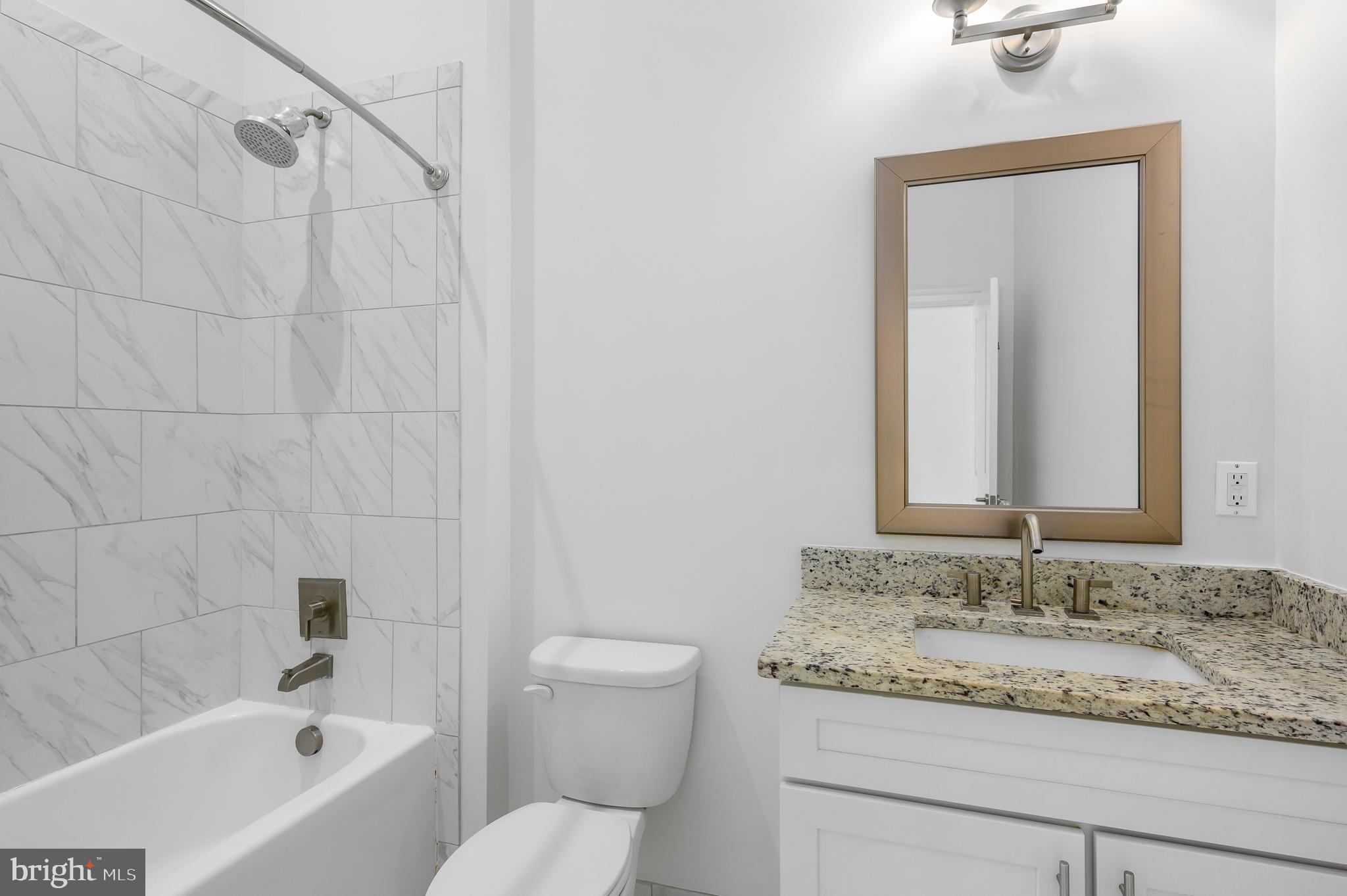 LANSDOWNE TOWN CENTER - Residential