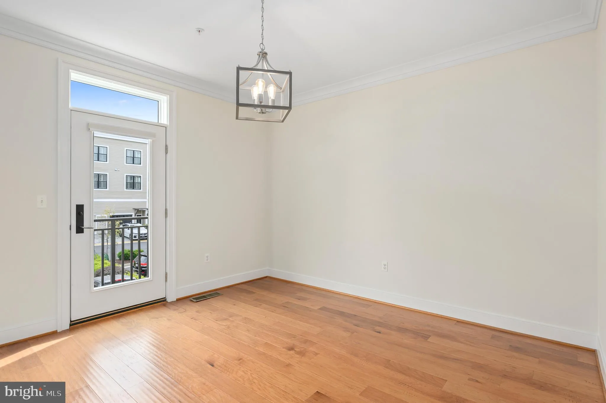 Leesburg, Virginia 20176, United States, 3 Bedrooms Bedrooms, ,3 BathroomsBathrooms,Residential,Active,87965