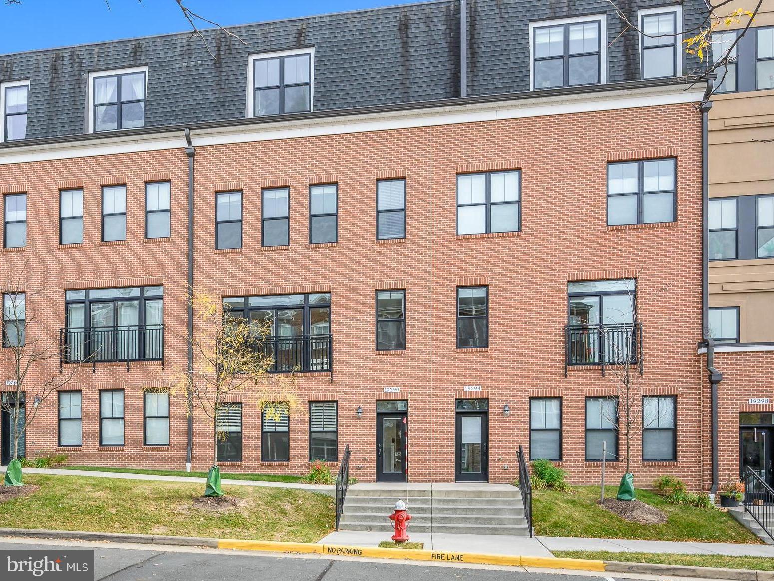 LANSDOWNE TOWN CENTER - Residential