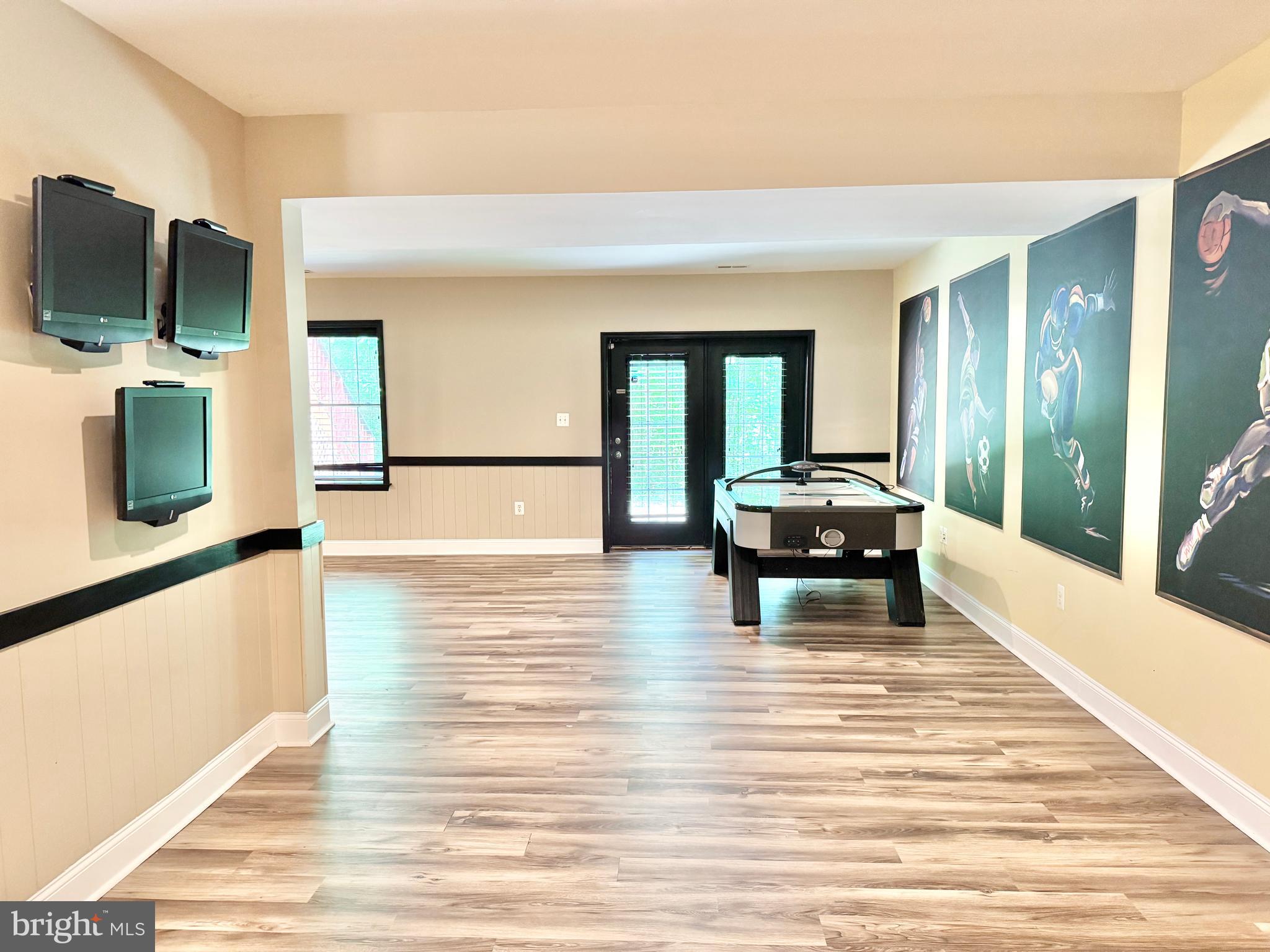 STONEWALL MANOR - Residential Lease