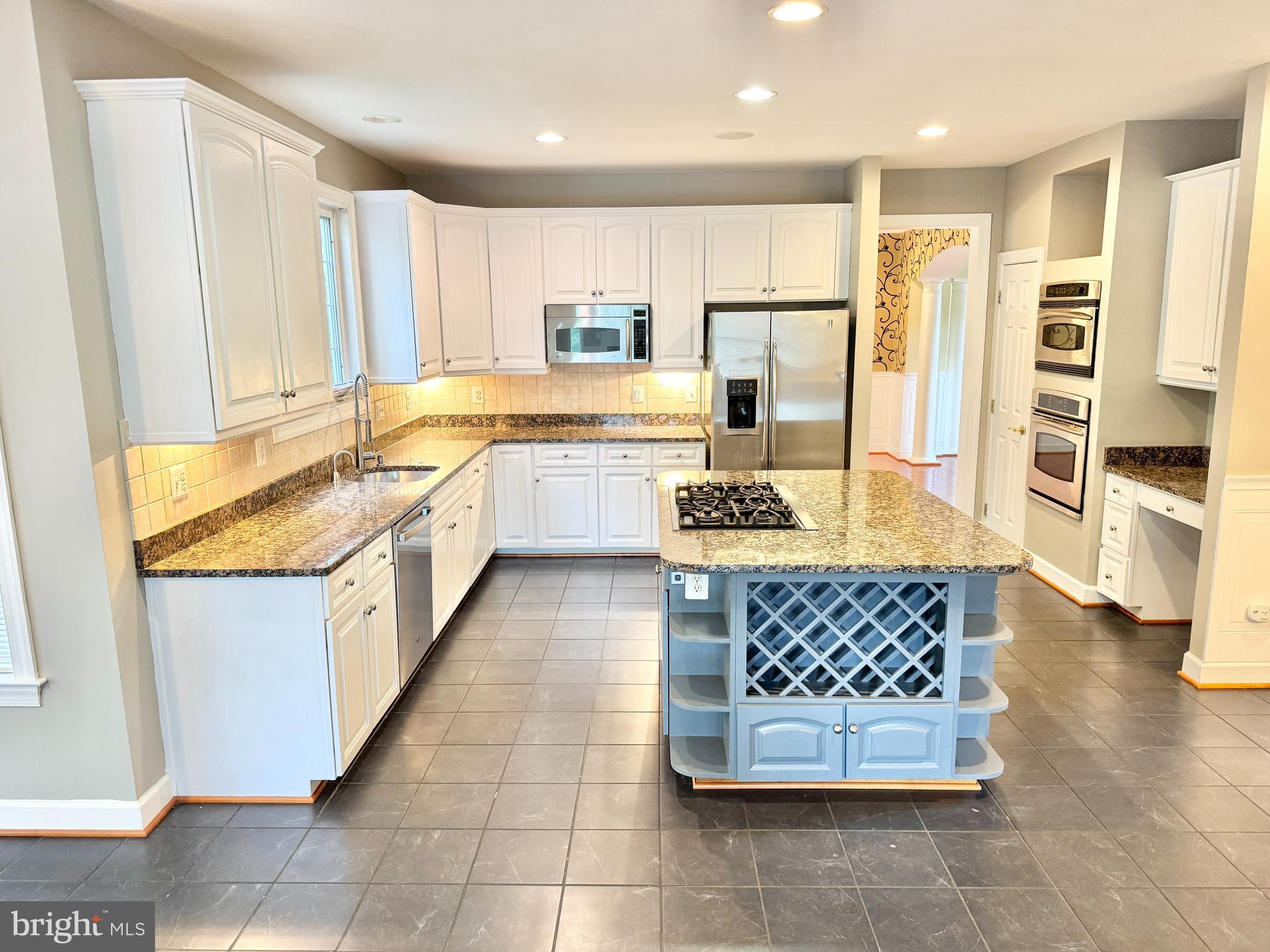 STONEWALL MANOR - Residential Lease