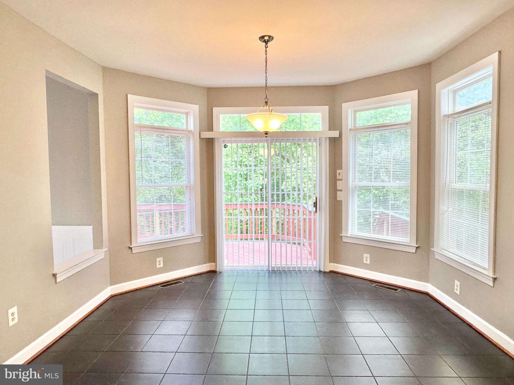 STONEWALL MANOR - Residential Lease