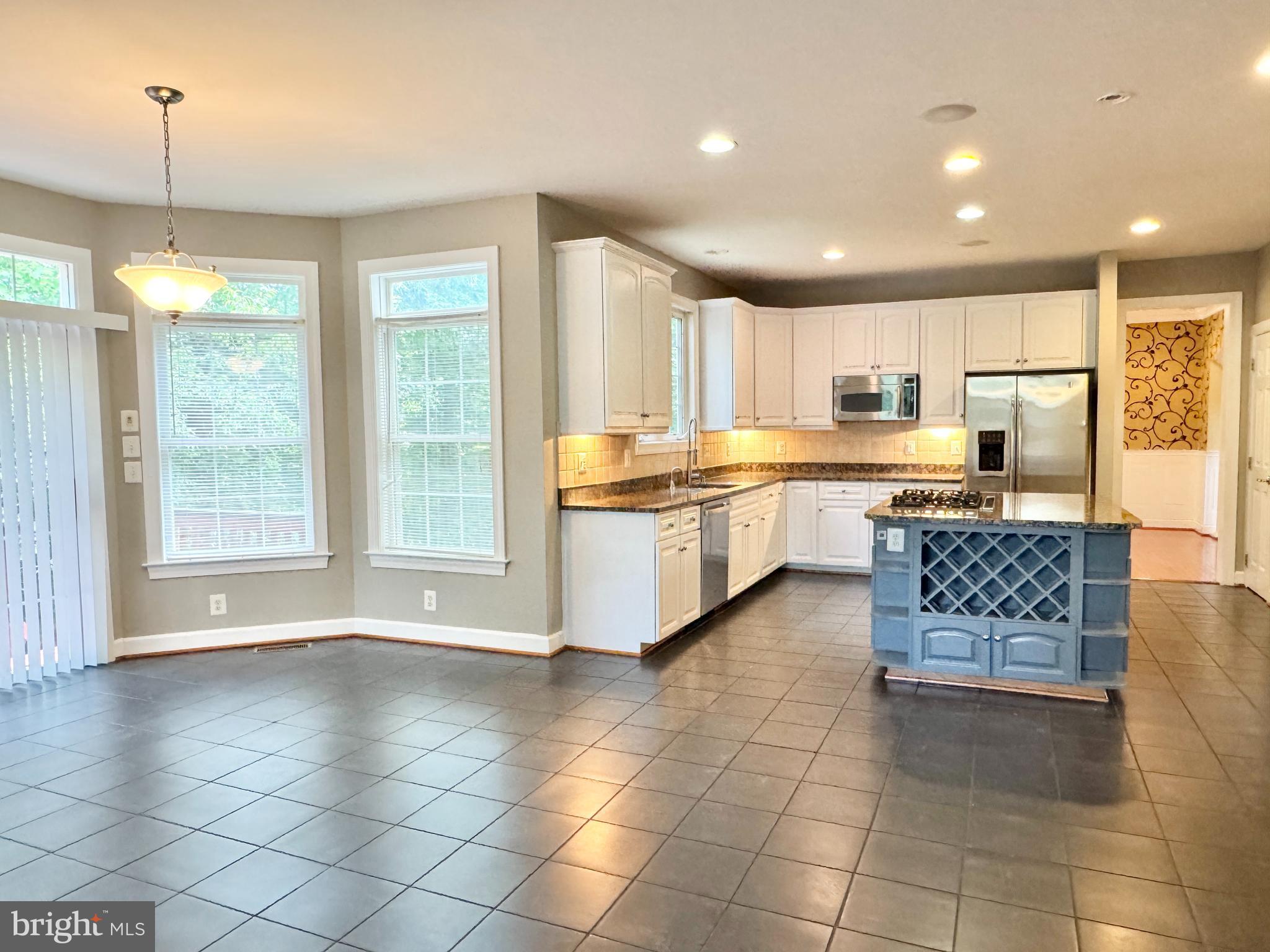 STONEWALL MANOR - Residential Lease