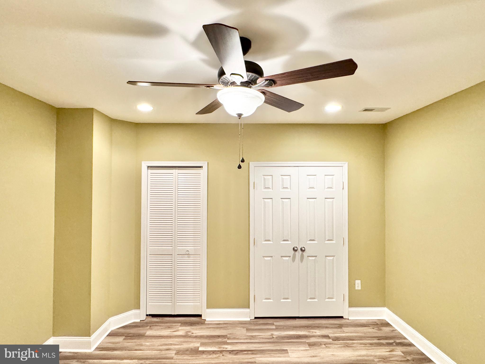 STONEWALL MANOR - Residential Lease