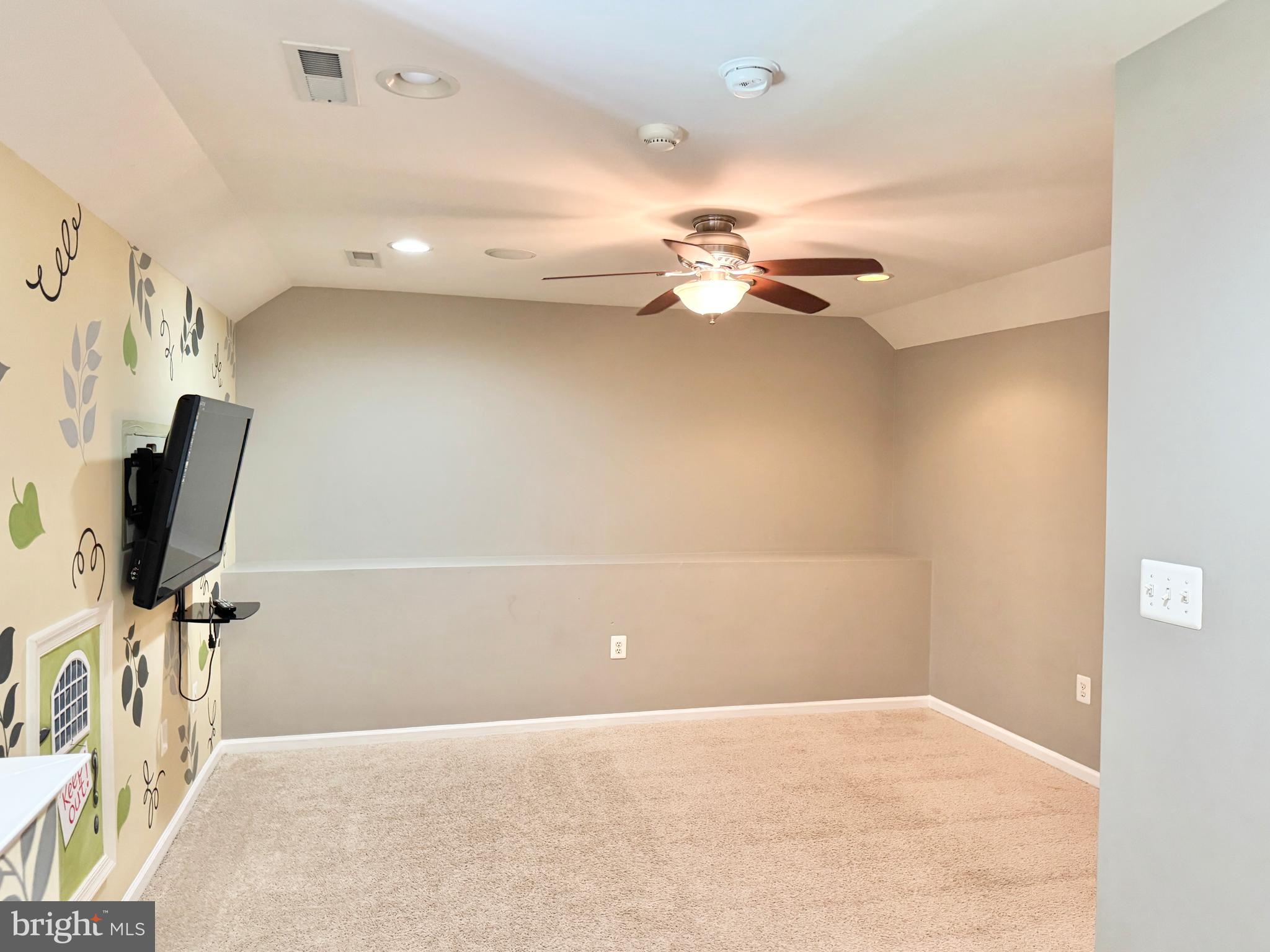 STONEWALL MANOR - Residential Lease