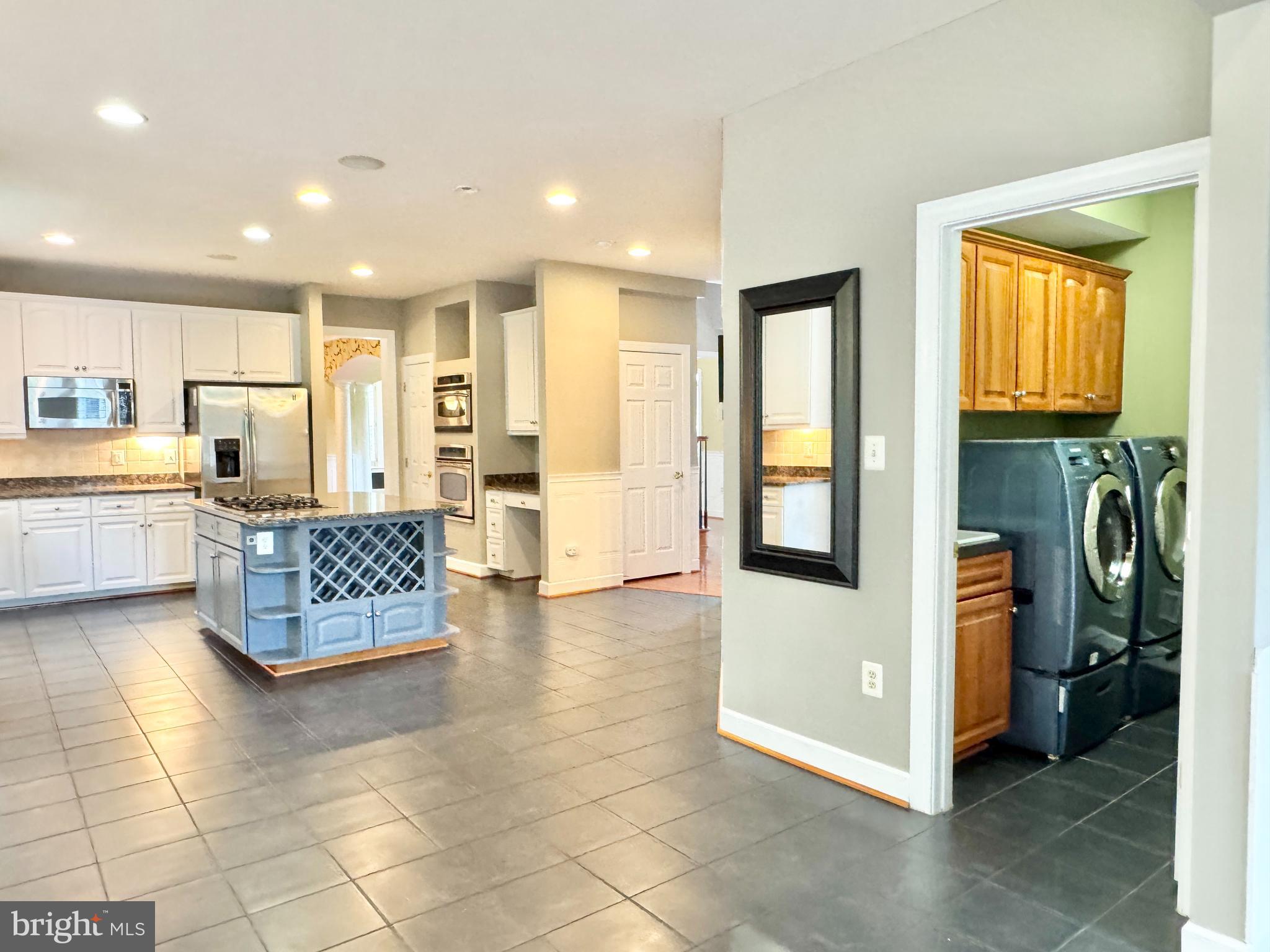 STONEWALL MANOR - Residential Lease