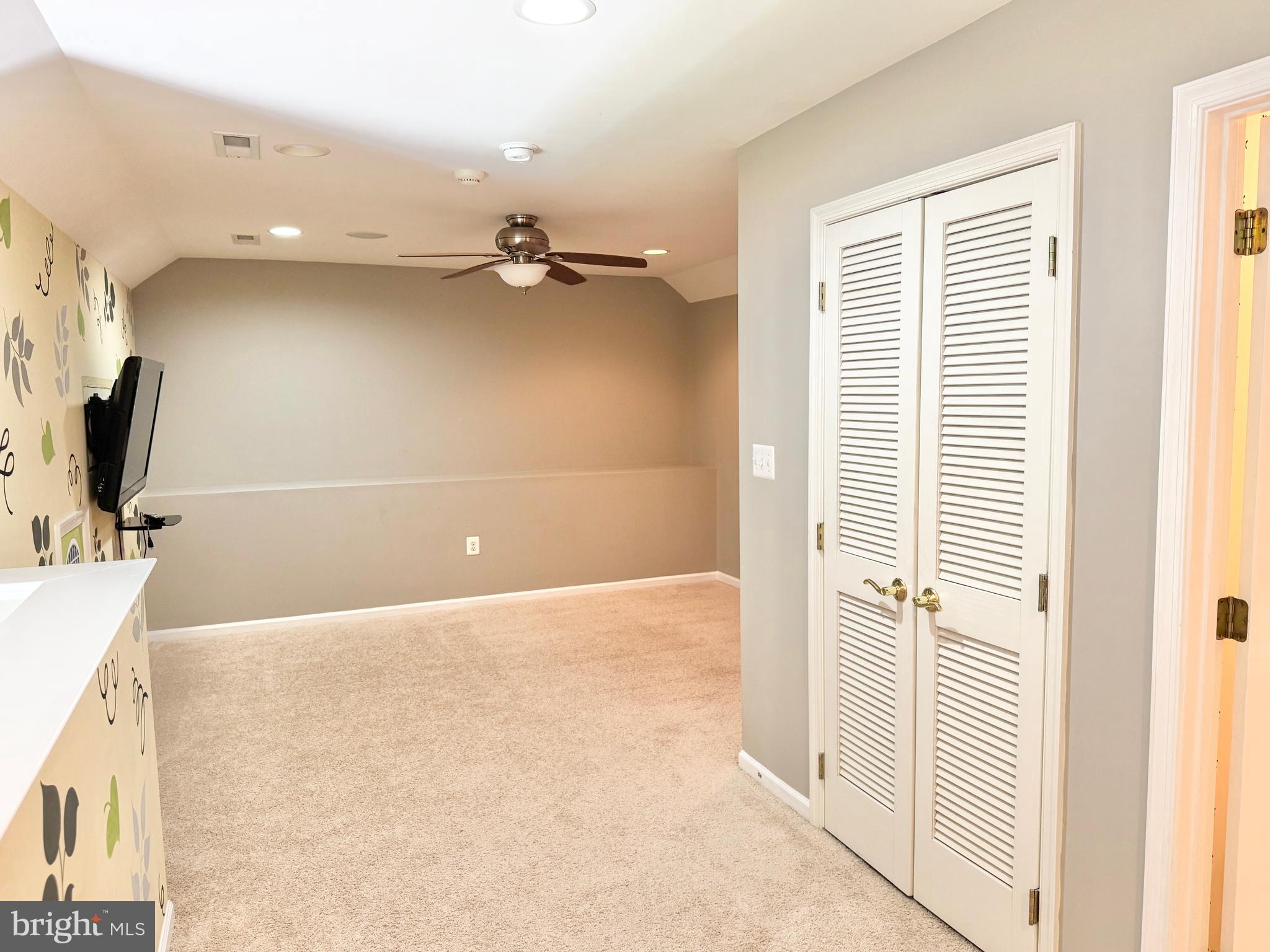 STONEWALL MANOR - Residential Lease