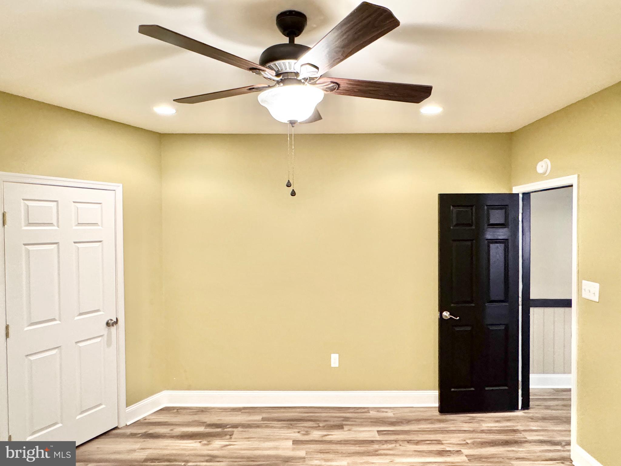 STONEWALL MANOR - Residential Lease