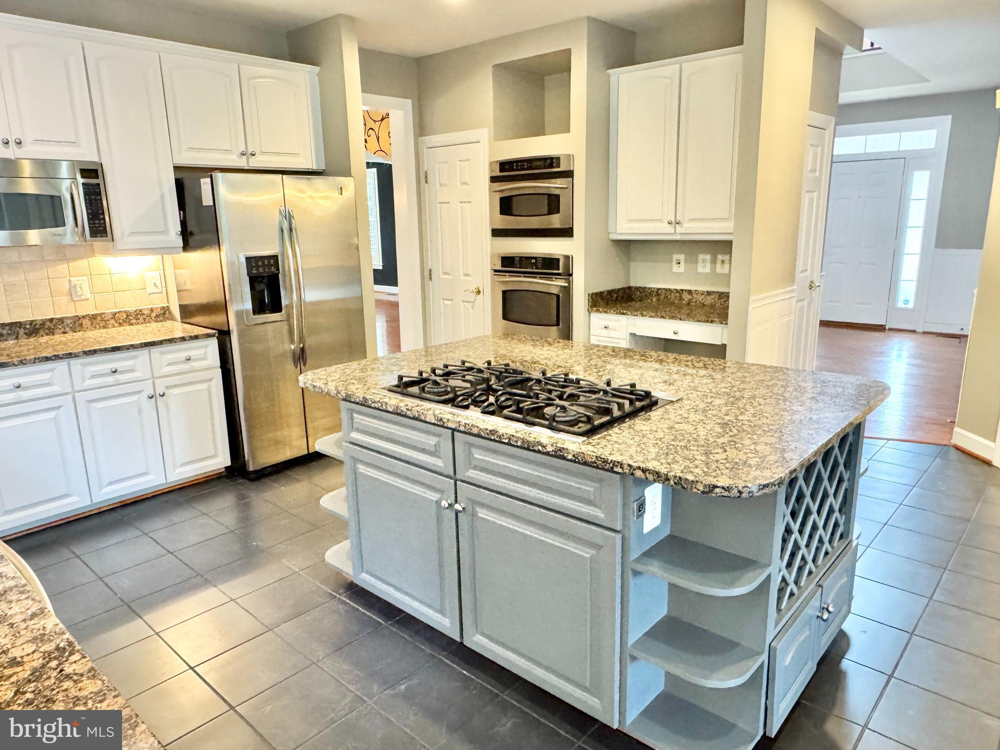 STONEWALL MANOR - Residential Lease