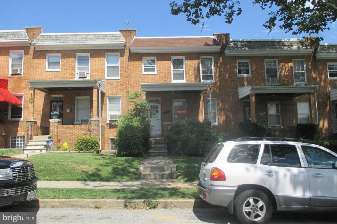 PUBLIC ONSITE AUCTION: Mon, Sept 19, 2016 @ 12:30PM. List Price is Suggested Opening Bid Only. 2 Story Porchfront Townhome in Belair-Edison. Property is Vacant. Zoned 2 Units. 3BR/2BA. Agents Register Your Clients.
