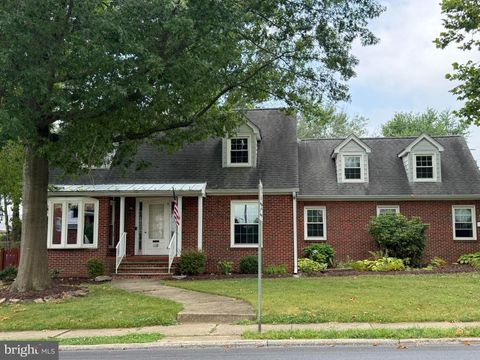 Homes For Sale - 118 W 14th Street<br/> Frederick County, FREDERICK, MD 21701