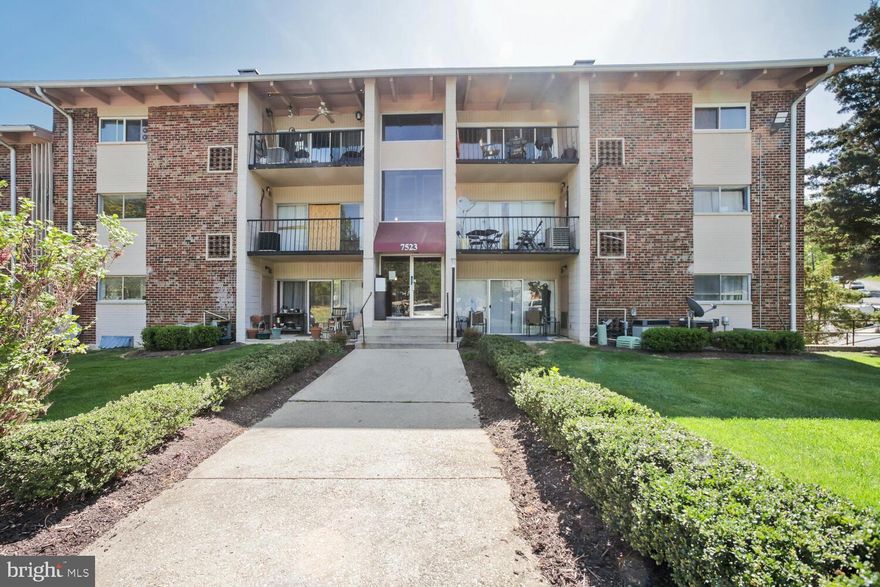 Rehab Ready!  This one bedroom one bathroom flat with balcony is ready for your full renovation ideas.  The home is located on the 2nd floor and offers an open floor plan with a large living and dining area.  The property is perfect for anyone who wants to renovate to their own liking.  Needed improvement are installation of a new kitchen and bathroom, HVAC, paint and carpet. Located within a sold Garden Style condo complex, such a renovation should be straight forward and simple.  This is an exciting opportunity.