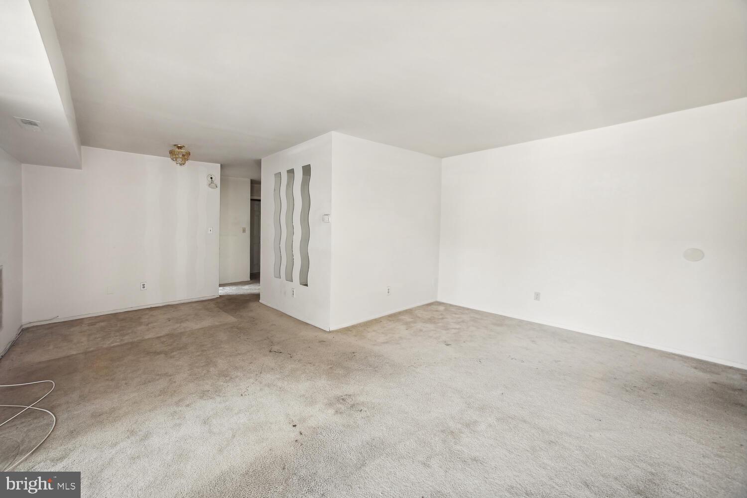 FRENCHMANS CREEK - Residential