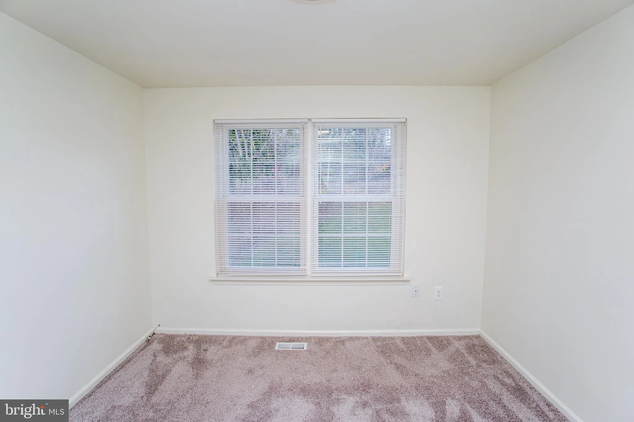 Southampton, Pennsylvania 18966, United States, 3 Bedrooms Bedrooms, ,3 BathroomsBathrooms,Residential,Active,248225