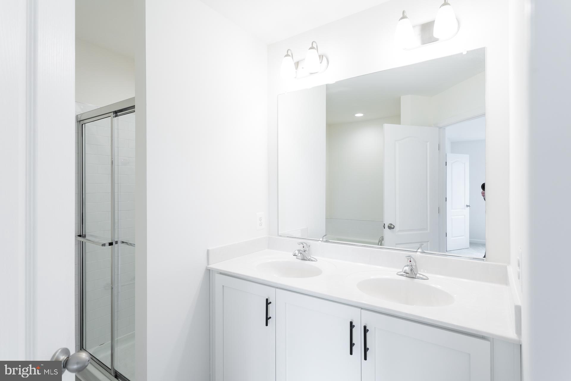 TOWNES AT TATE MANOR - Residential