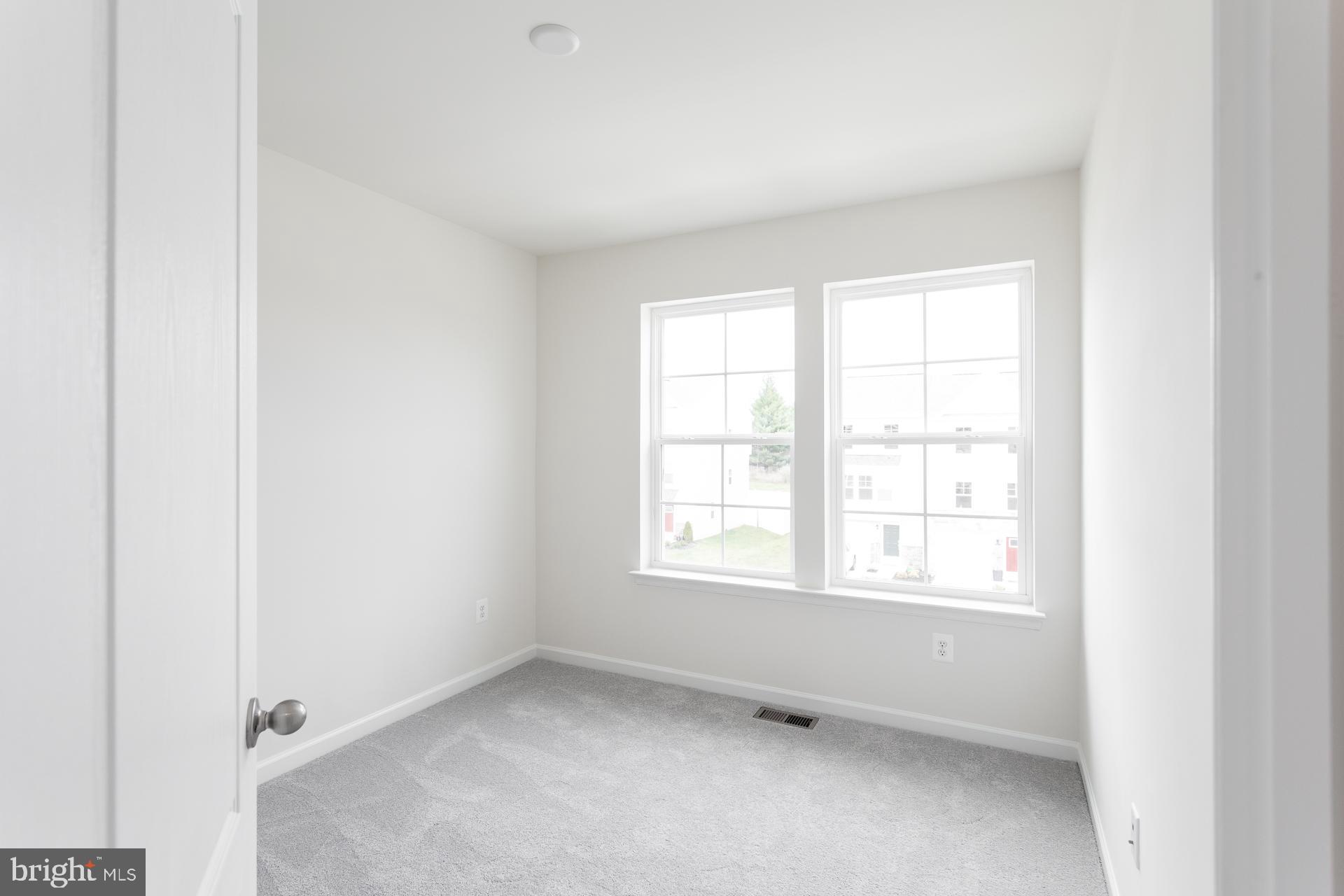 TOWNES AT TATE MANOR - Residential