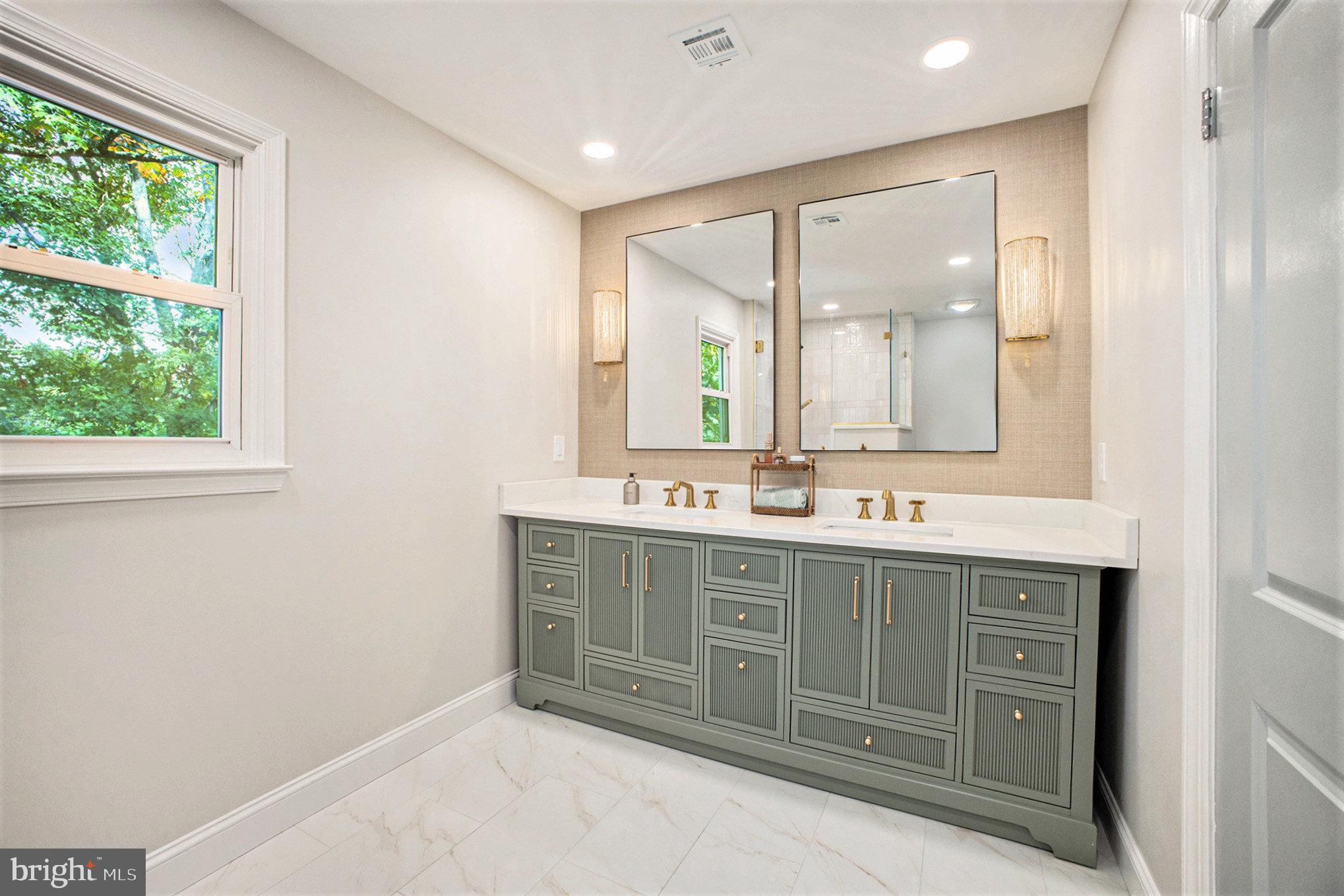 LAFAYETTE HILL - Residential