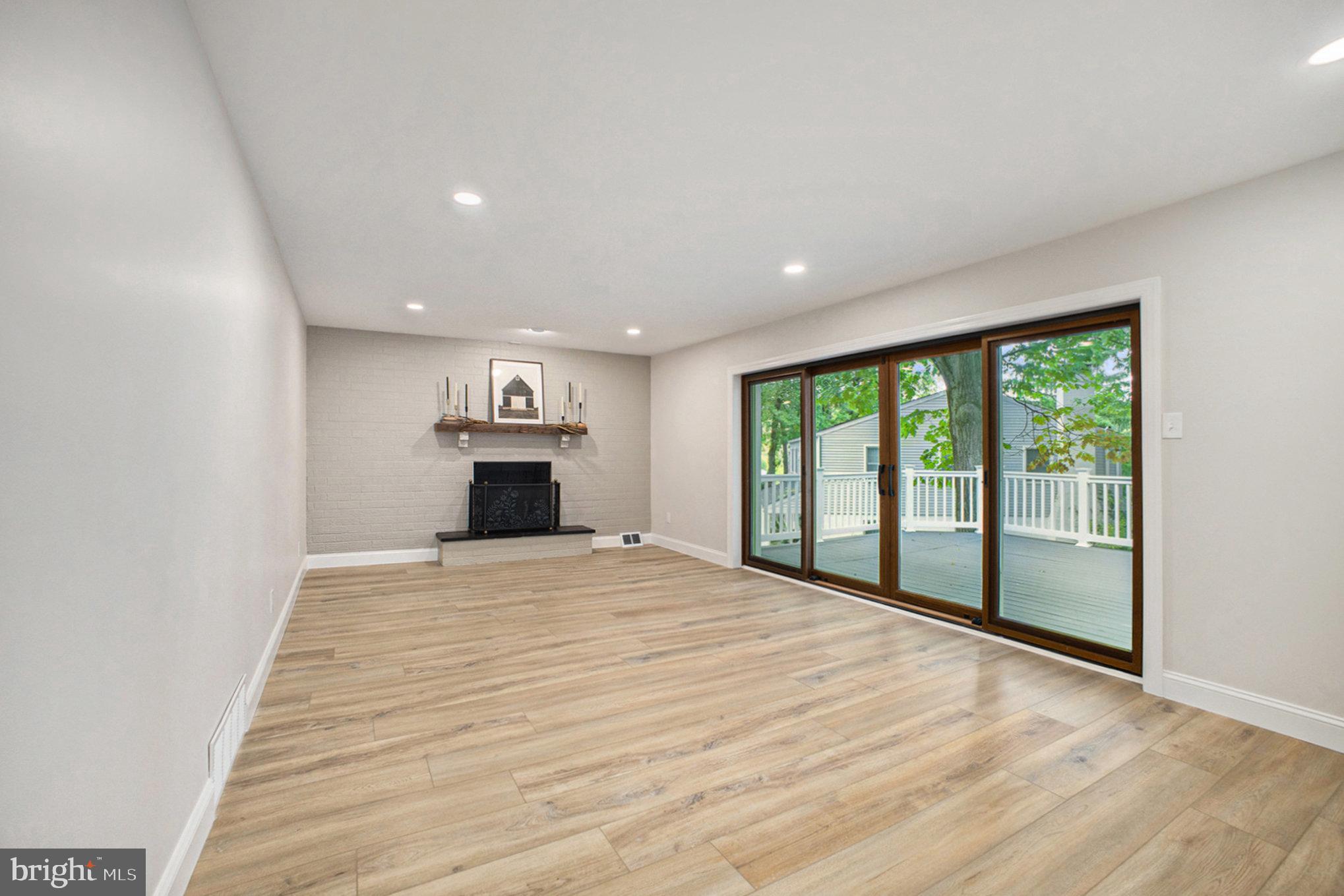 LAFAYETTE HILL - Residential