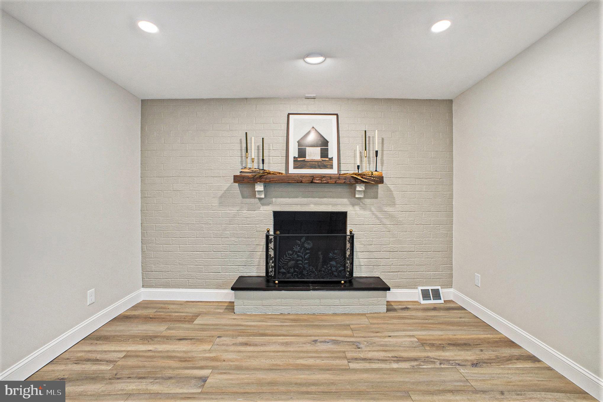 LAFAYETTE HILL - Residential