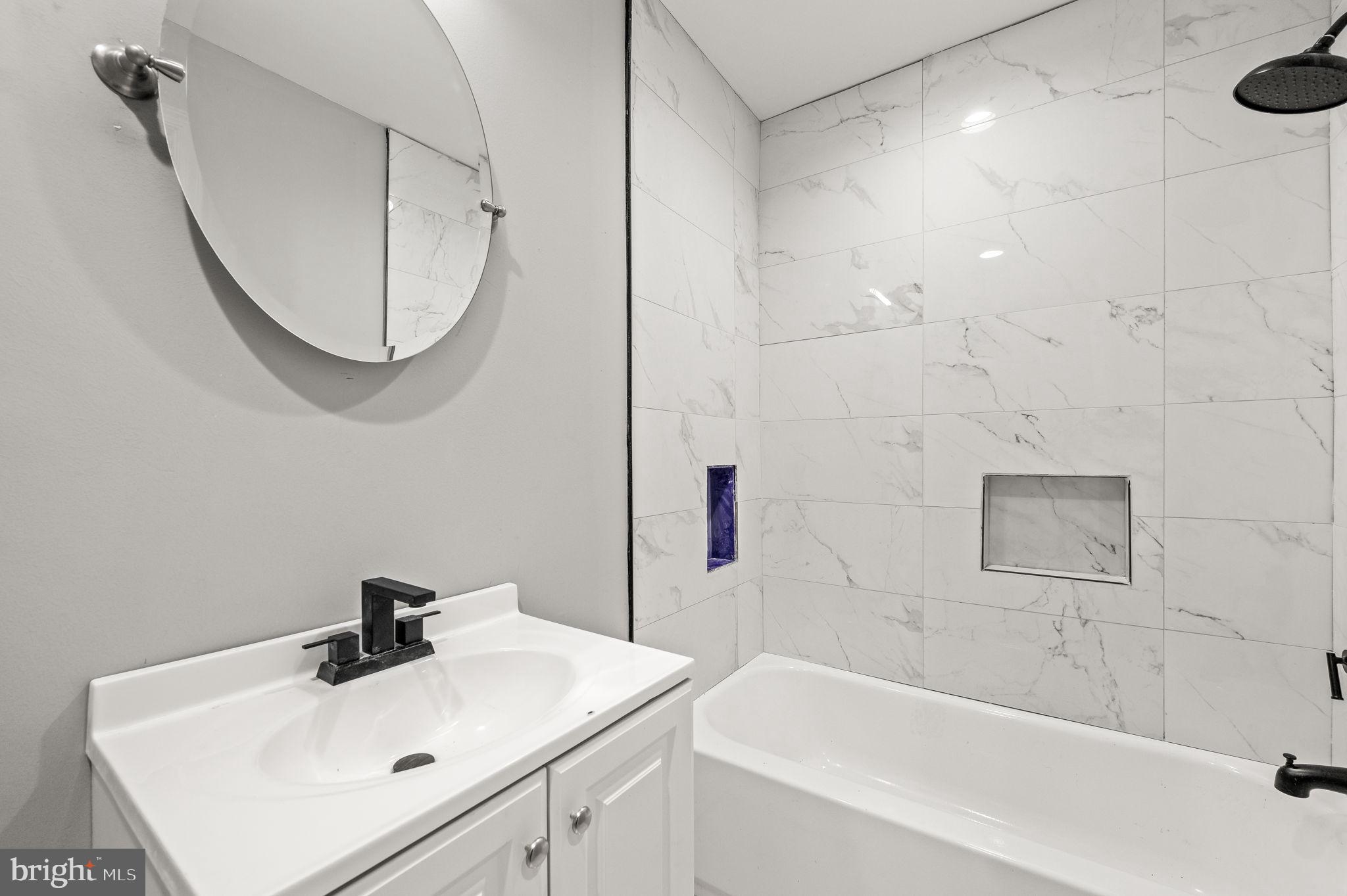 KENSINGTON - Residential