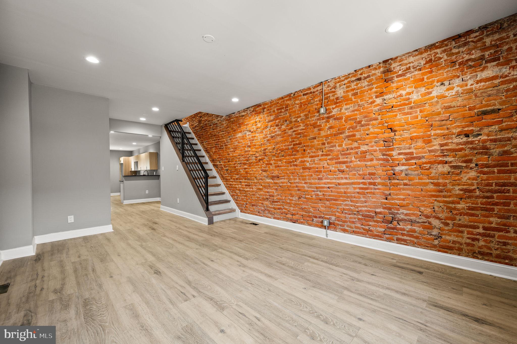 KENSINGTON - Residential