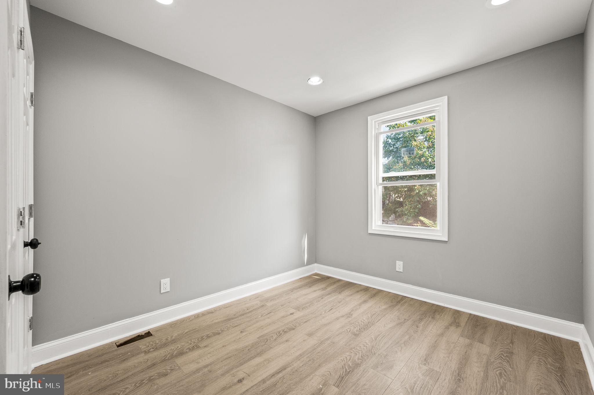 KENSINGTON - Residential