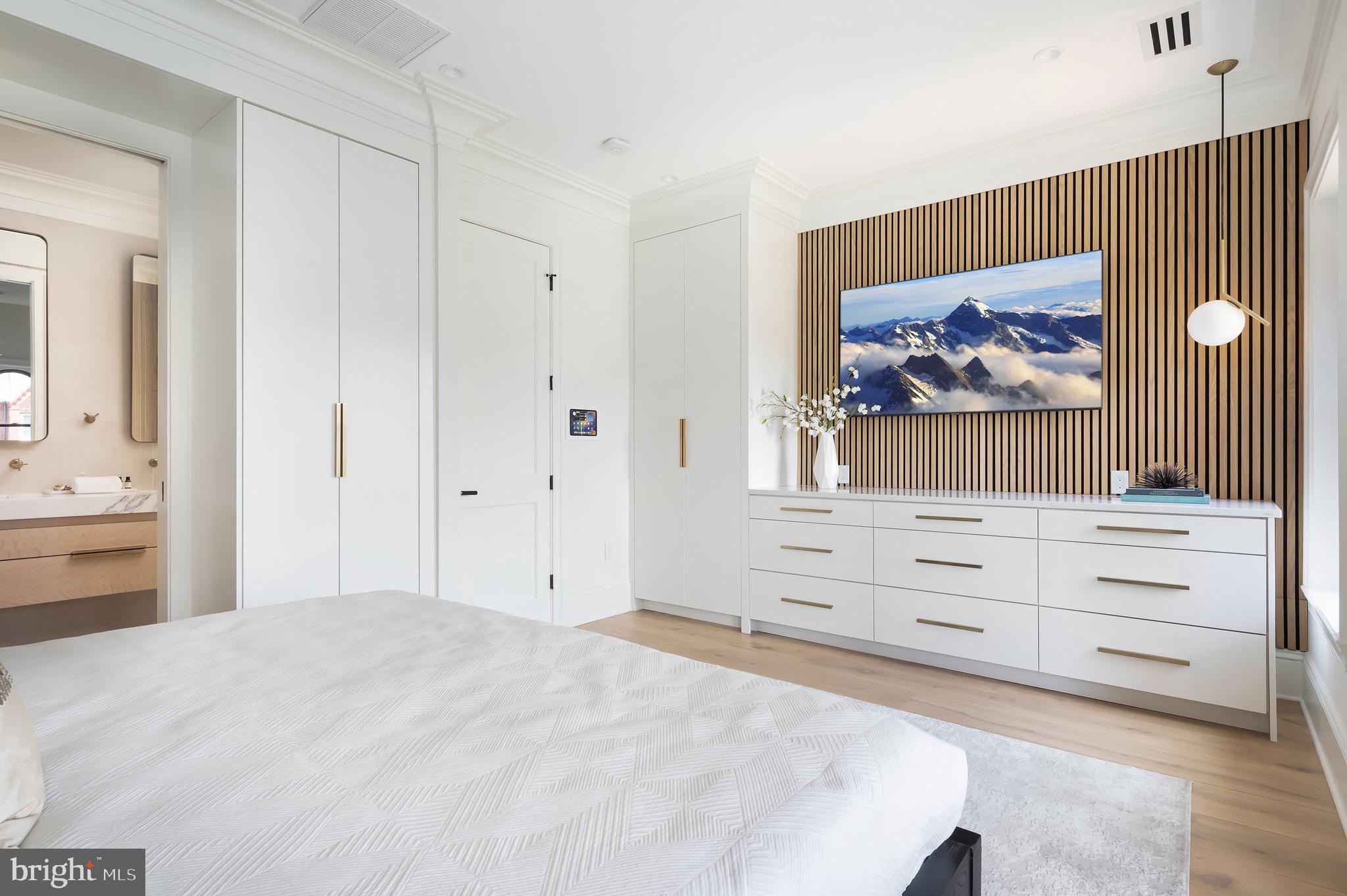 CAPITOL HILL - Residential