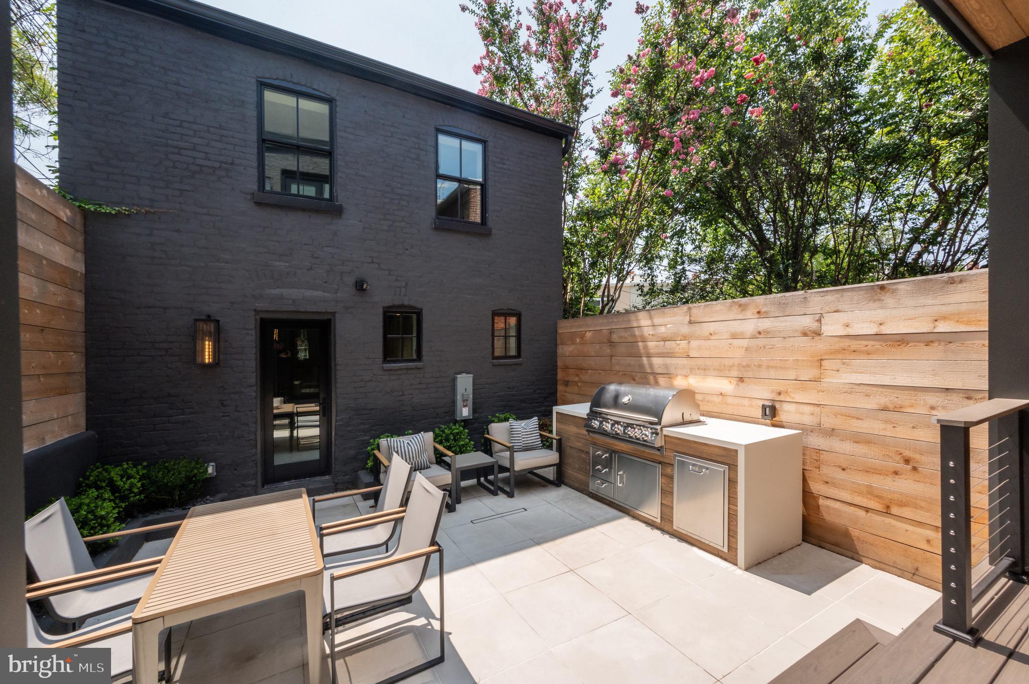 CAPITOL HILL - Residential