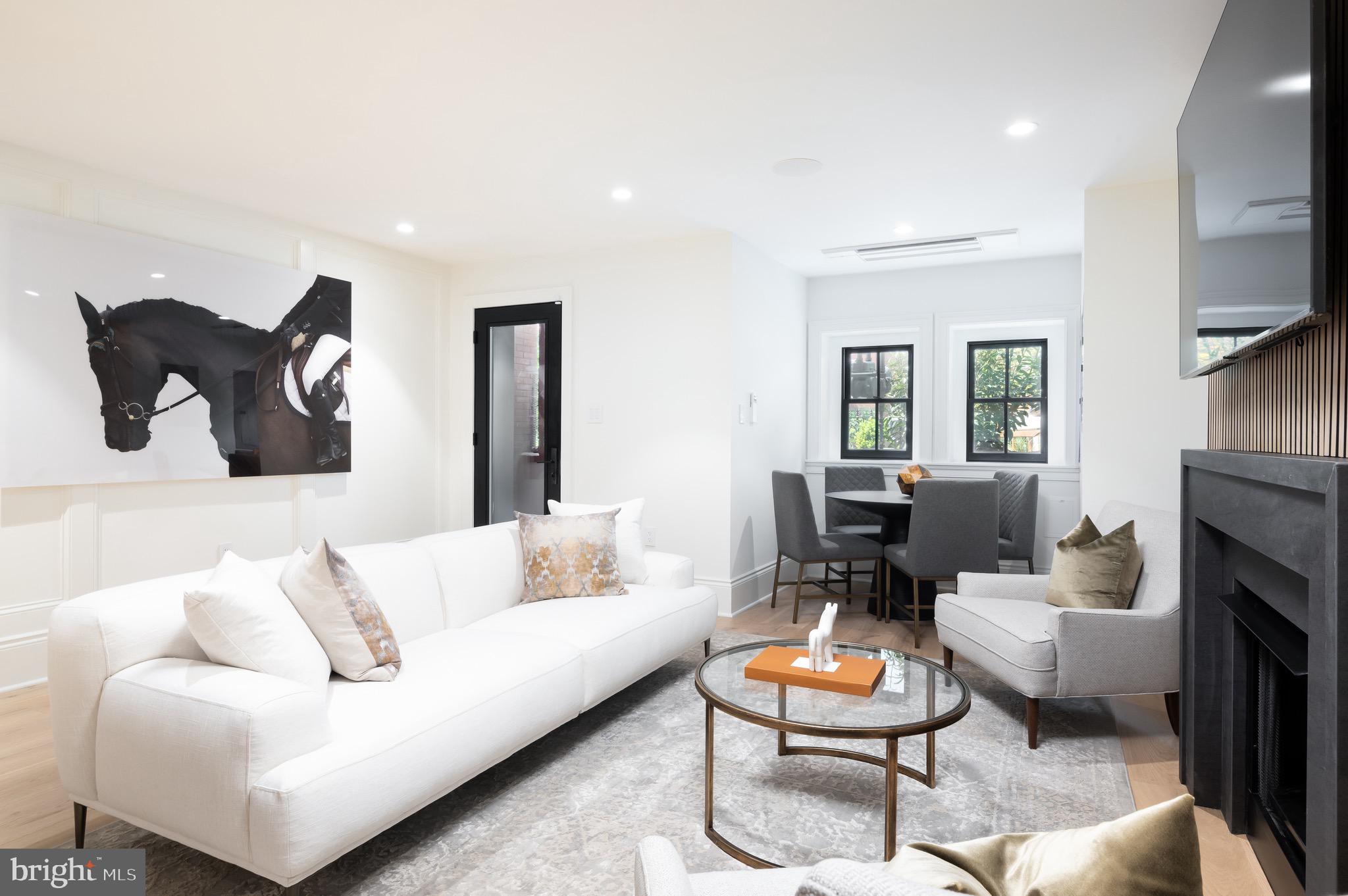 CAPITOL HILL - Residential