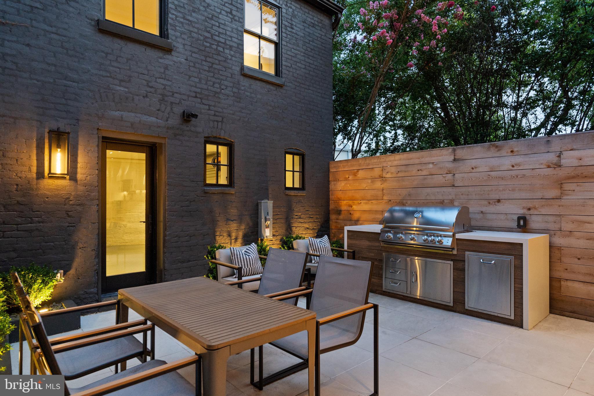 CAPITOL HILL - Residential