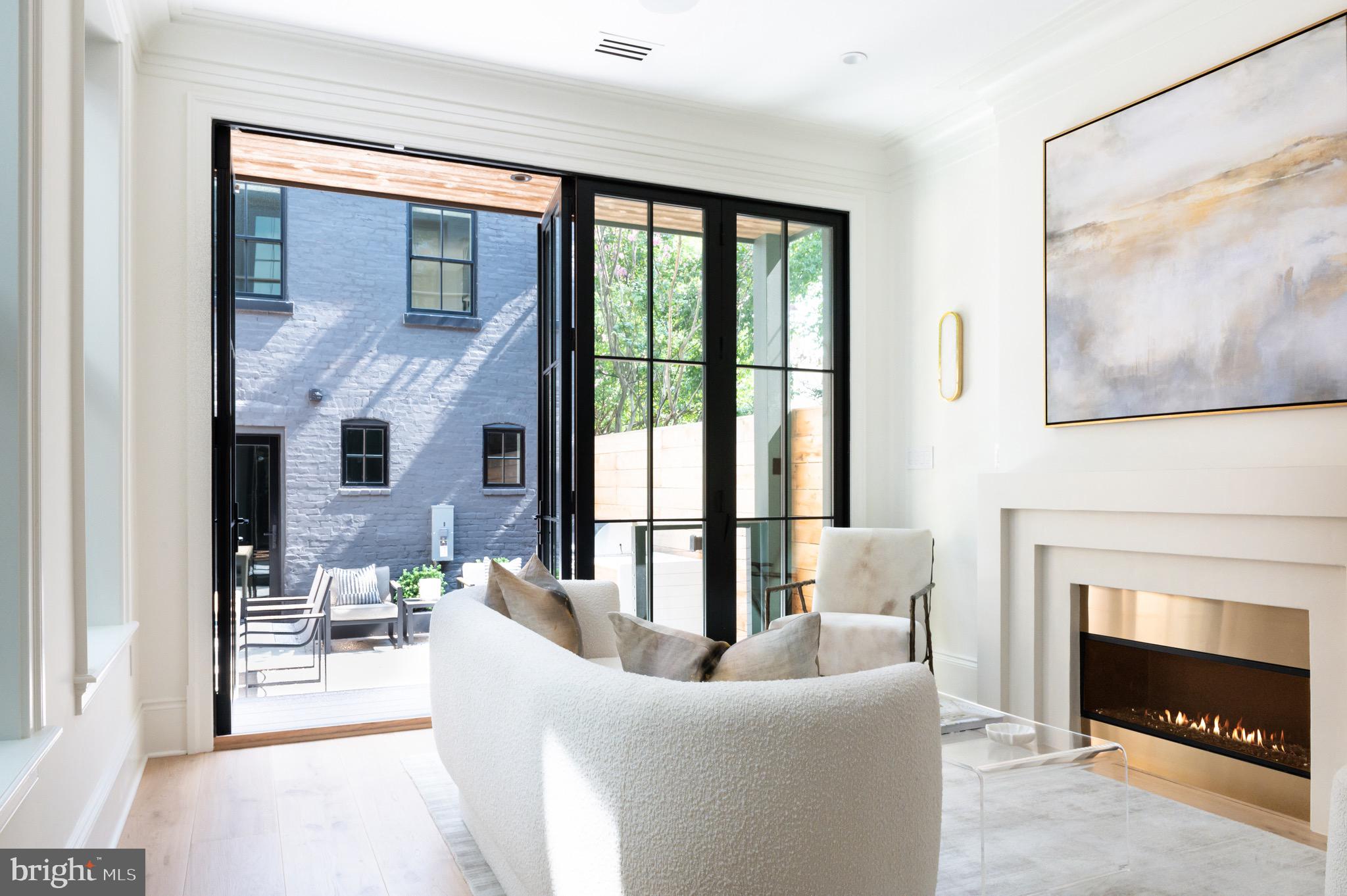 CAPITOL HILL - Residential