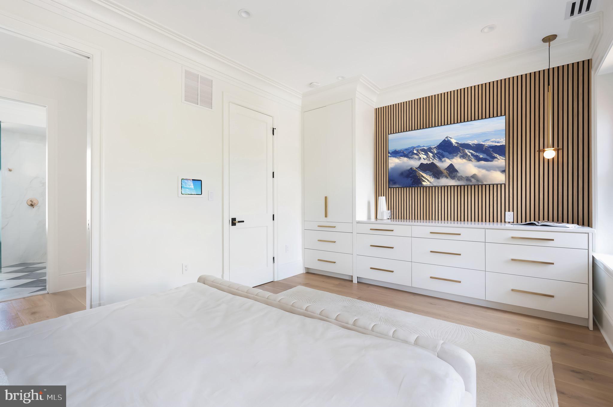 CAPITOL HILL - Residential