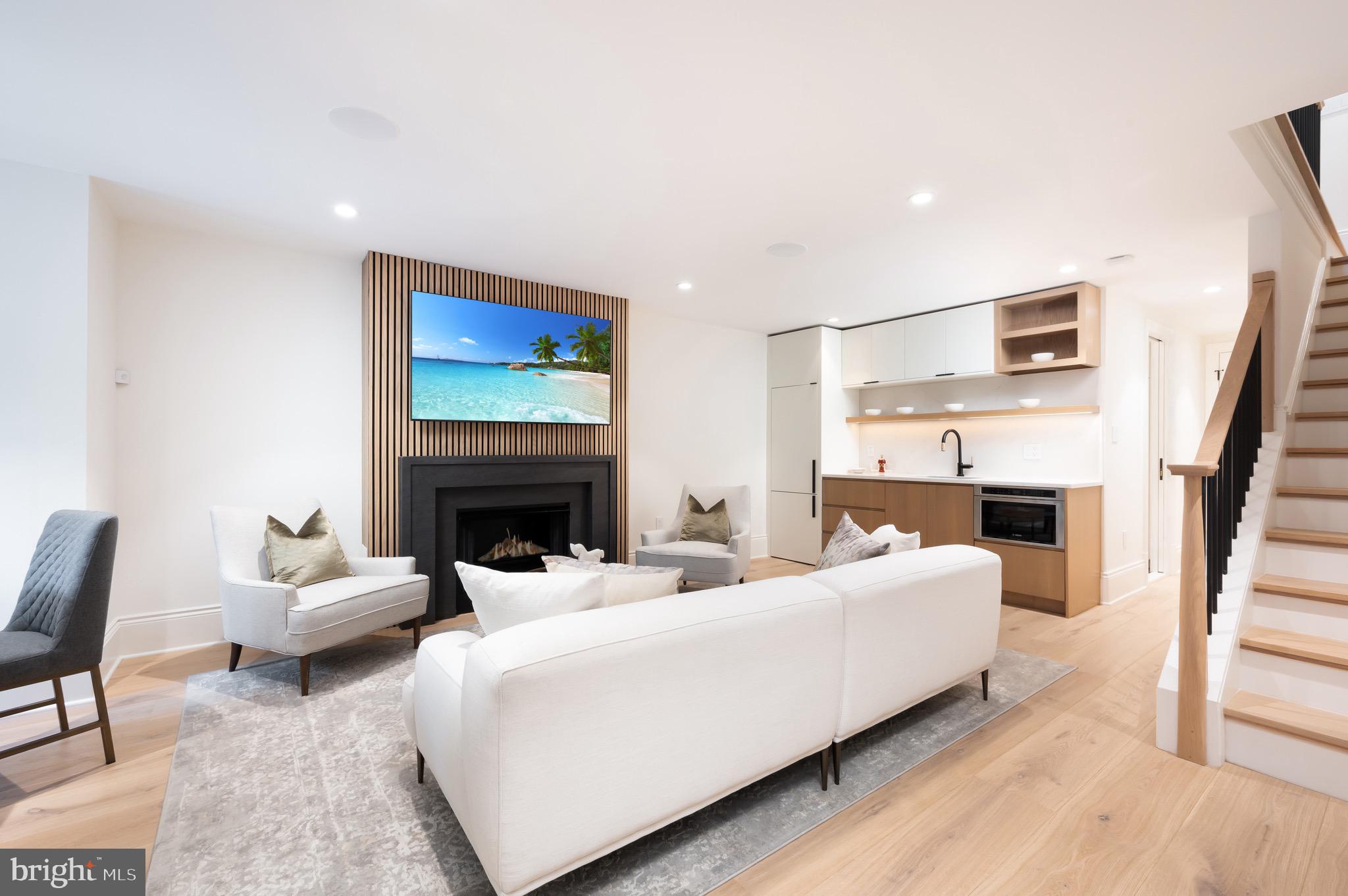 CAPITOL HILL - Residential
