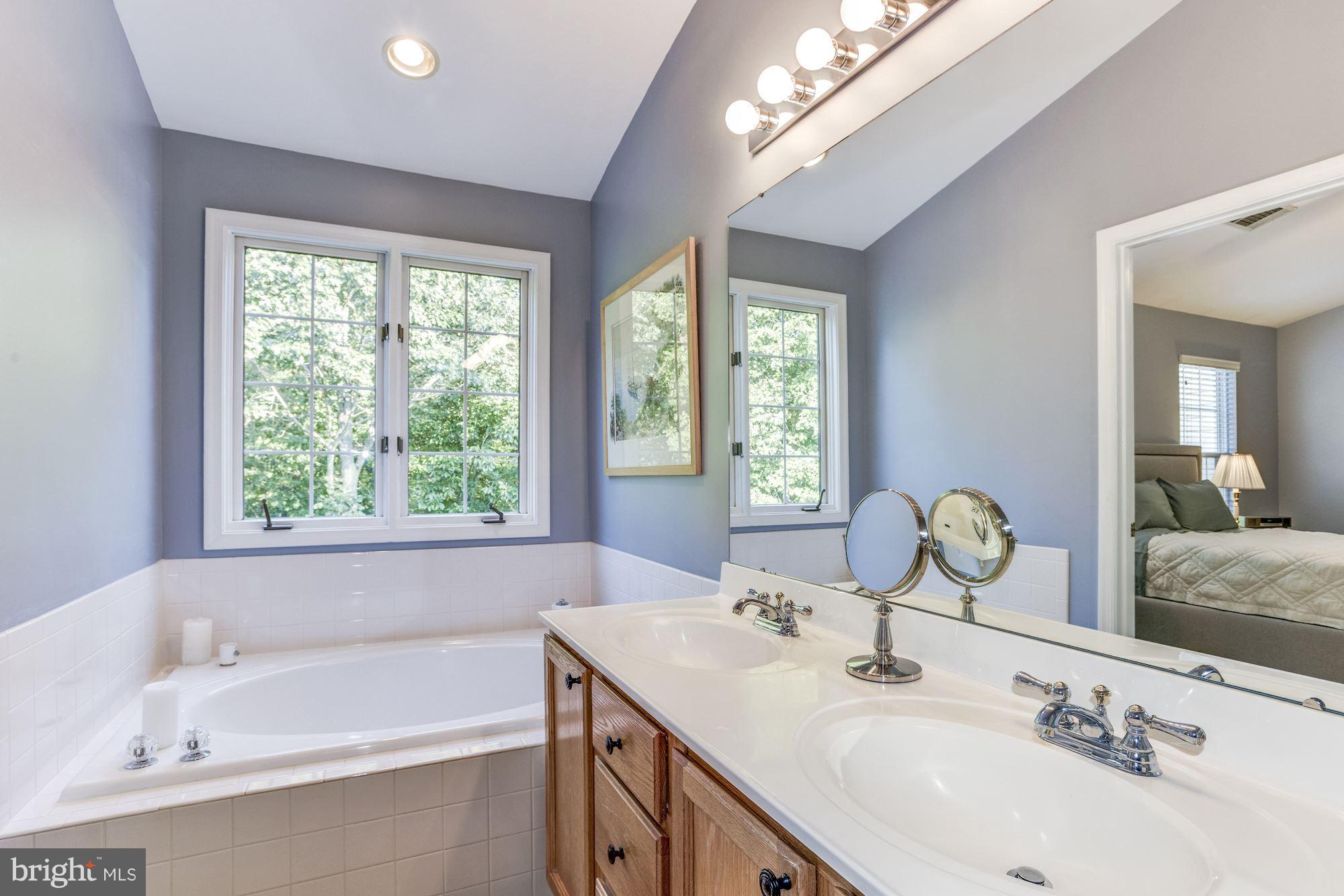 COMPTON VILLAGE - Residential