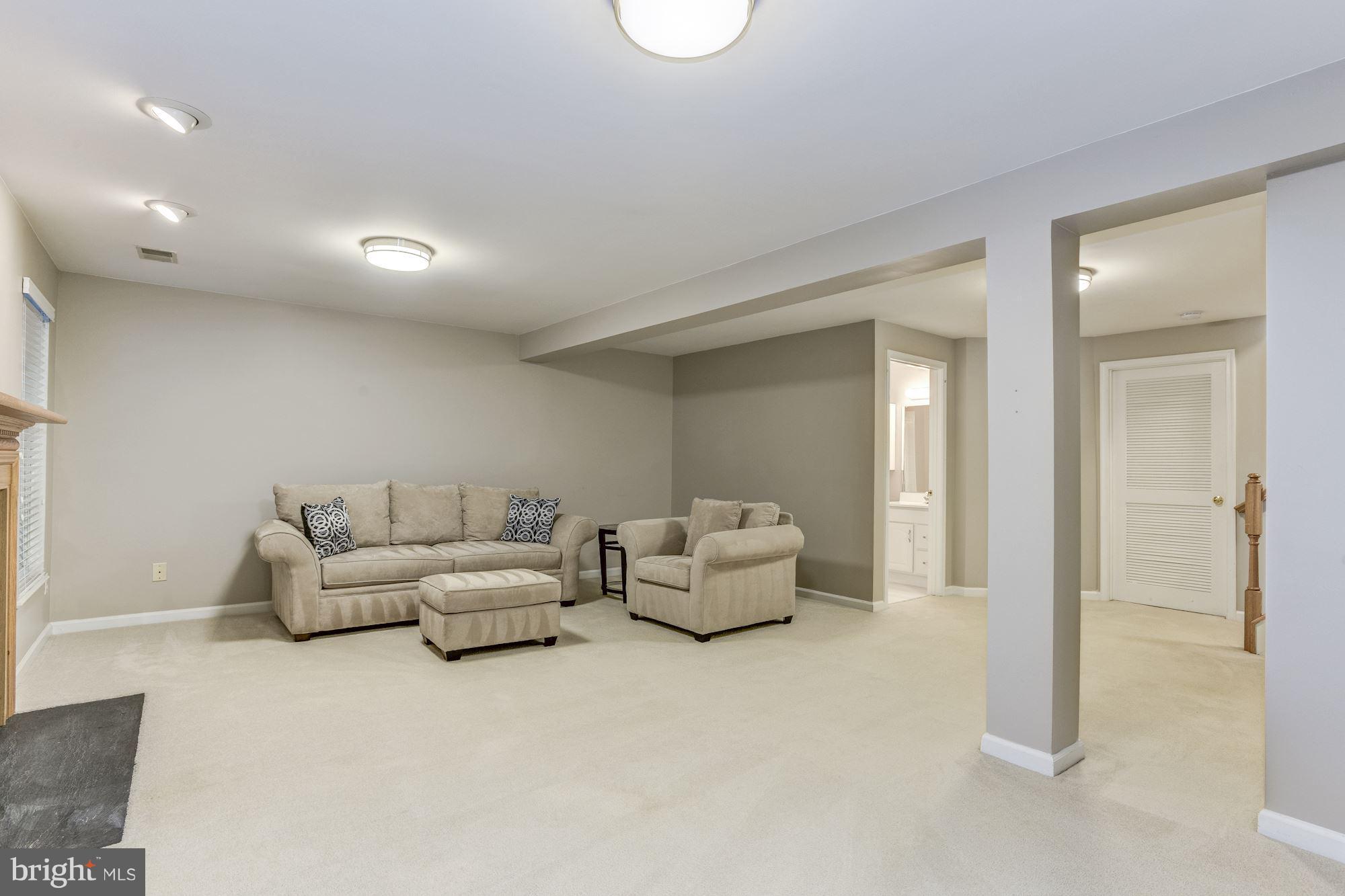 COMPTON VILLAGE - Residential