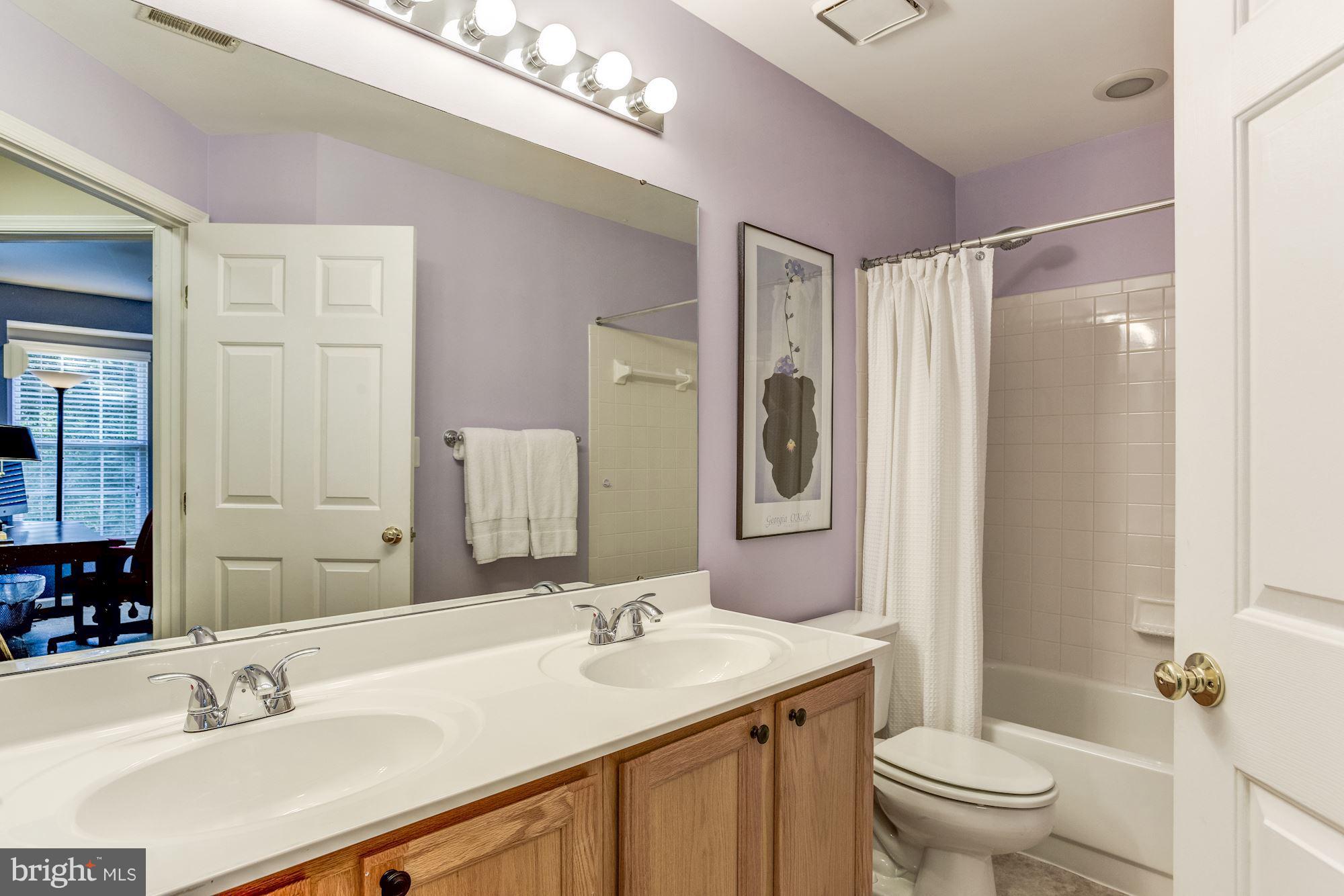 COMPTON VILLAGE - Residential